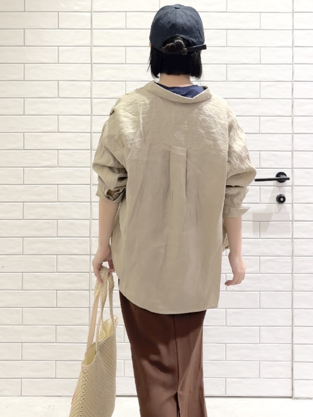 しおりさんの「OPAQUE.CLIP｜フレンチリネンシャツ／カシュクール【洗濯機OK】《5col》」を使ったコーディネート