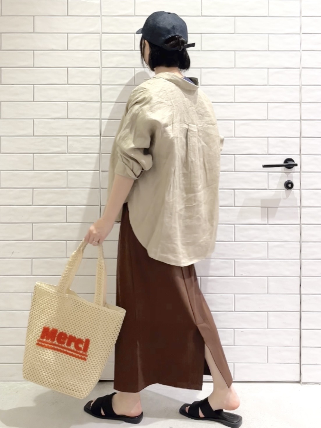 しおりさんの「OPAQUE.CLIP｜フレンチリネンシャツ／カシュクール【洗濯機OK】《5col》」を使ったコーディネート