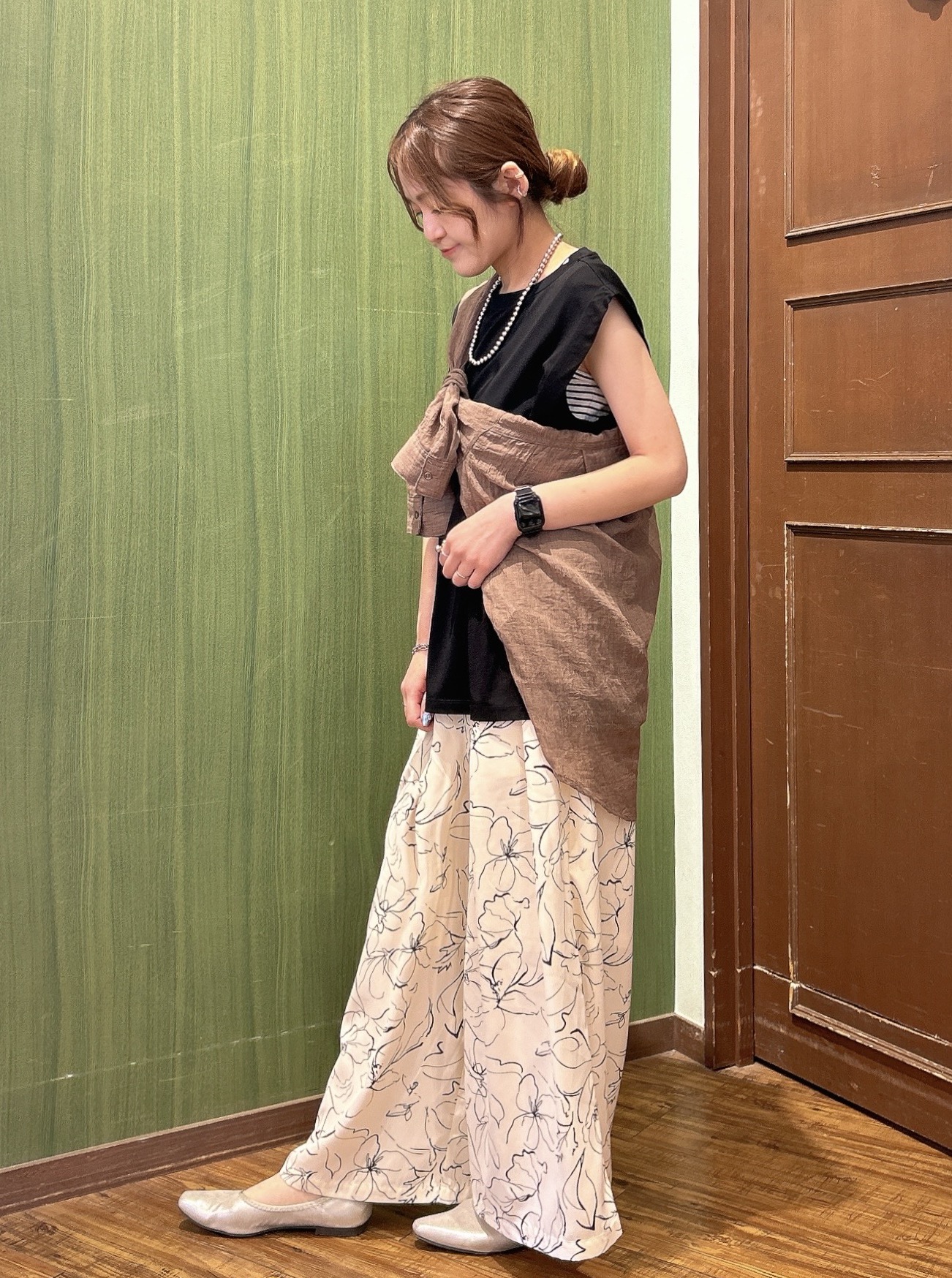 かおりさんの「SHOO･LA･RUE｜【UVカット/接触冷感】上品に涼し気 とろみタックノースリーブトップス」を使ったコーディネート
