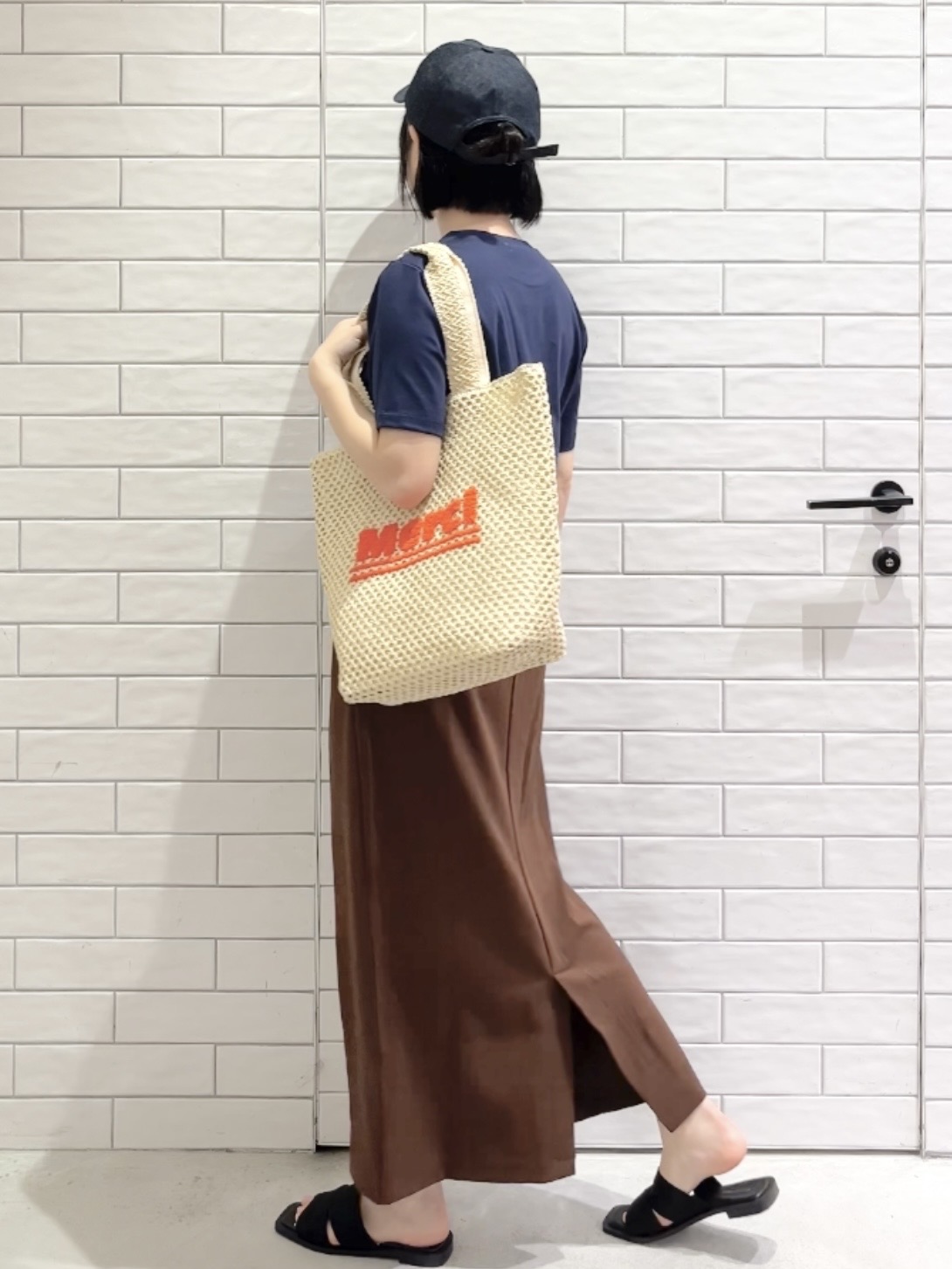 しおりさんの「OPAQUE.CLIP｜アソートロゴTシャツ【洗濯機OK】」を使ったコーディネート