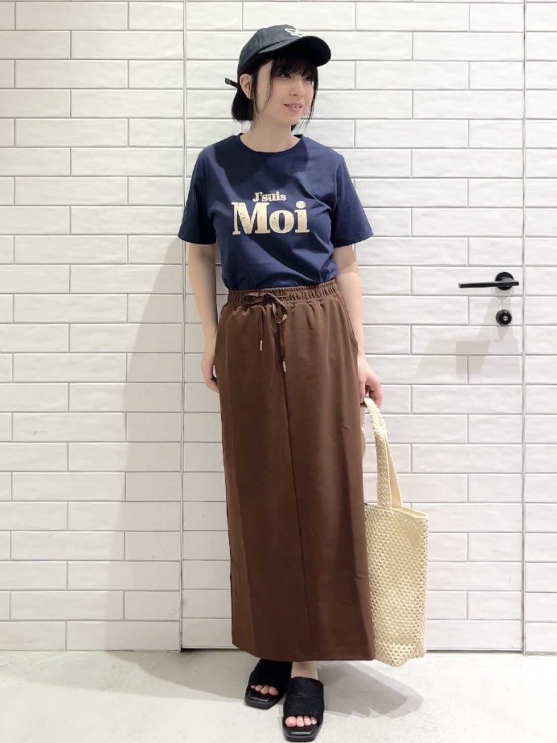 しおりさんの「OPAQUE.CLIP｜アソートロゴTシャツ【洗濯機OK】」を使ったコーディネート