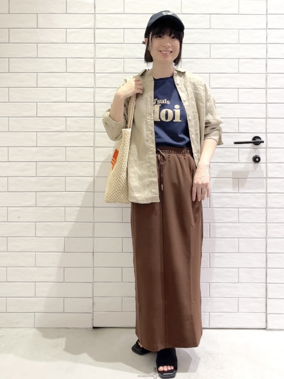 しおりさんの「OPAQUE.CLIP｜アソートロゴTシャツ【洗濯機OK】」を使ったコーディネート