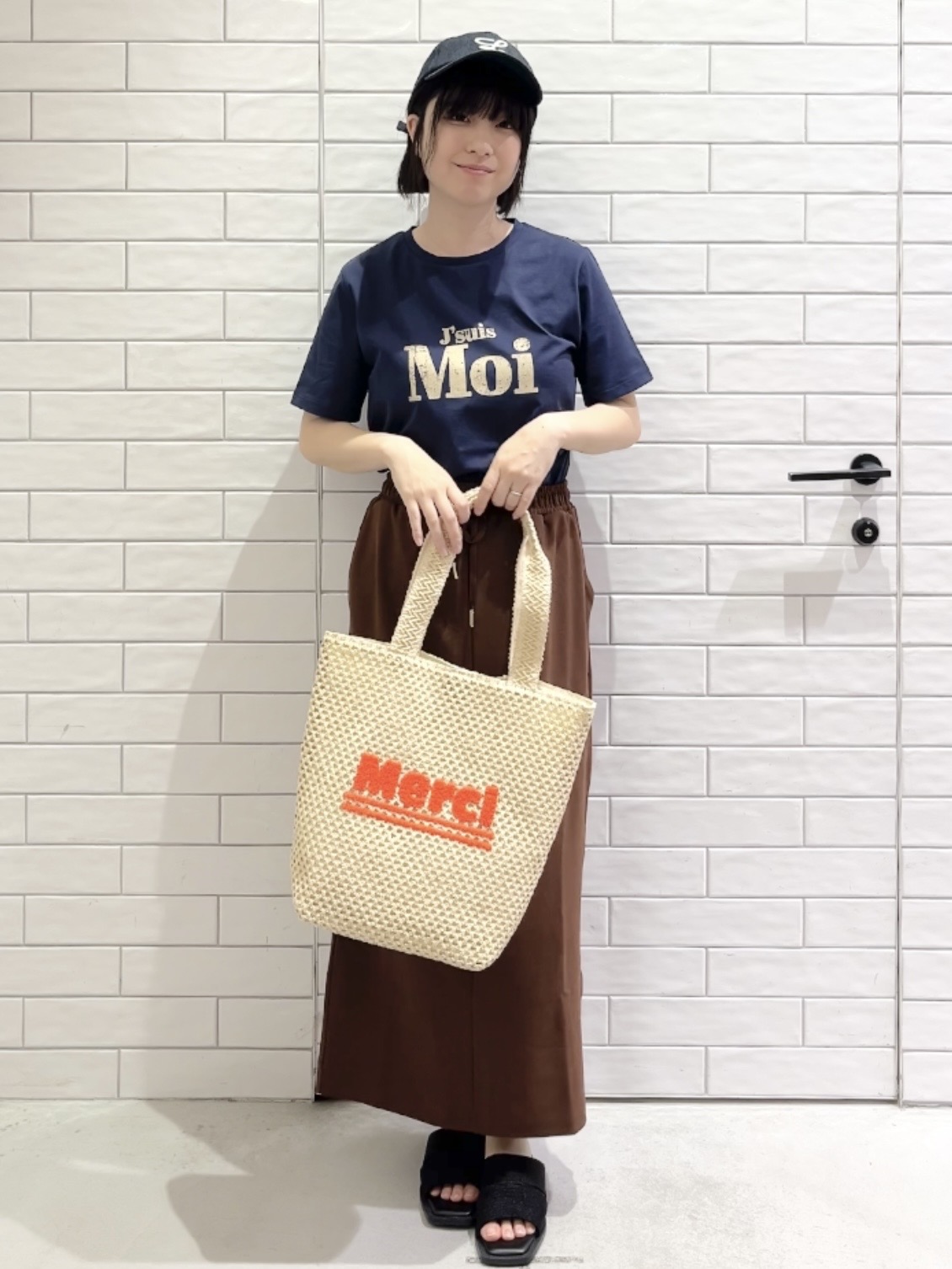 しおりさんの「OPAQUE.CLIP｜アソートロゴTシャツ【洗濯機OK】」を使ったコーディネート