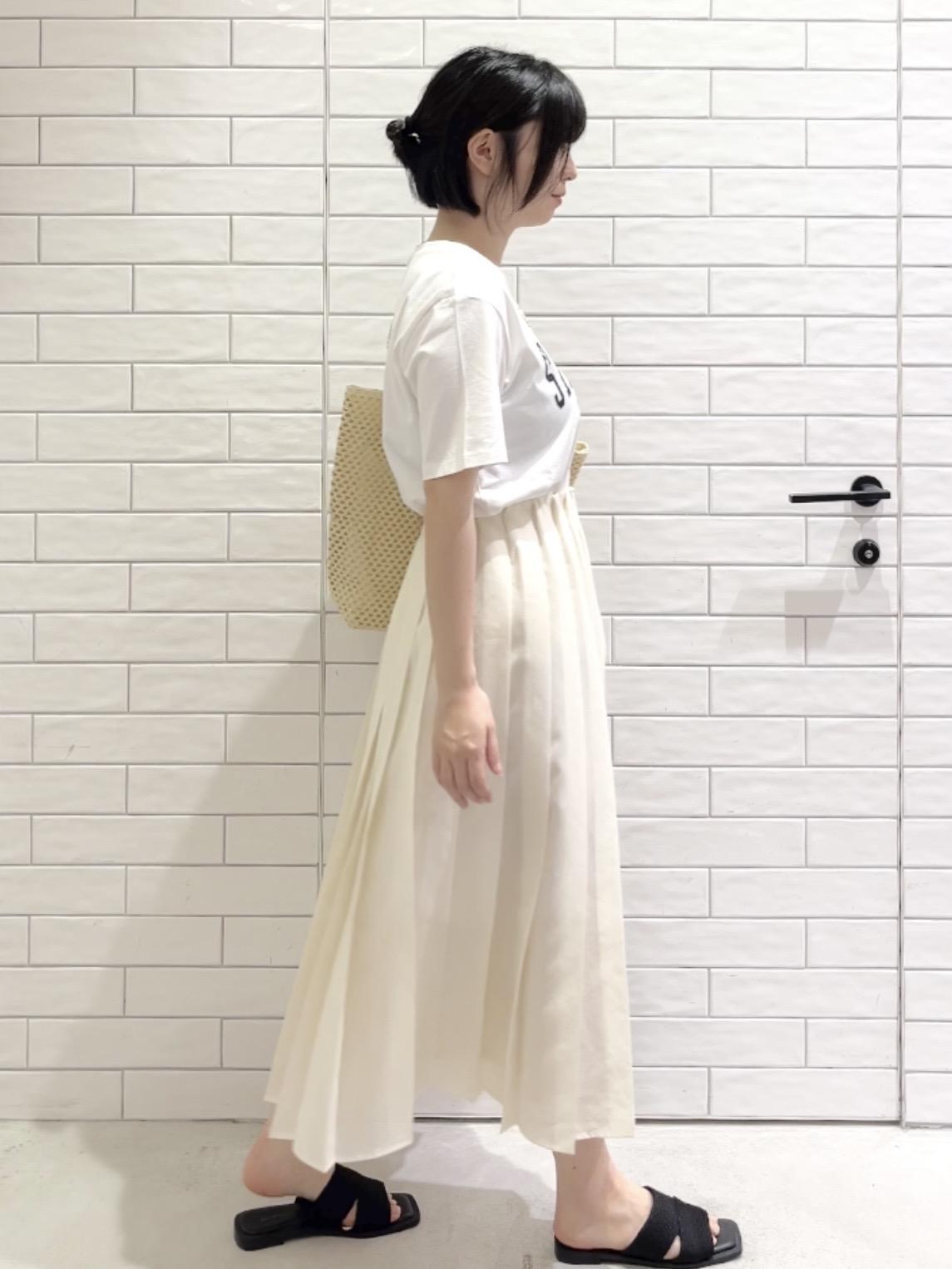しおりさんの「OPAQUE.CLIP｜アソートロゴTシャツ【洗濯機OK】」を使ったコーディネート