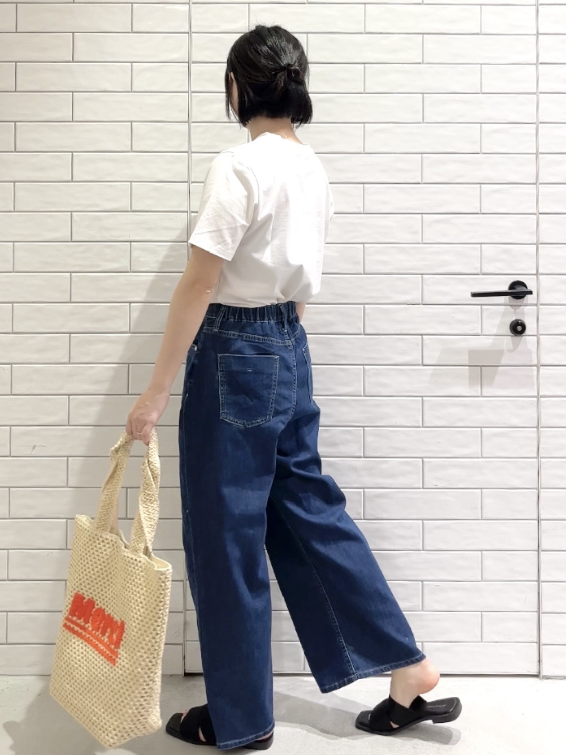 しおりさんの「OPAQUE.CLIP｜アソートロゴTシャツ【洗濯機OK】」を使ったコーディネート