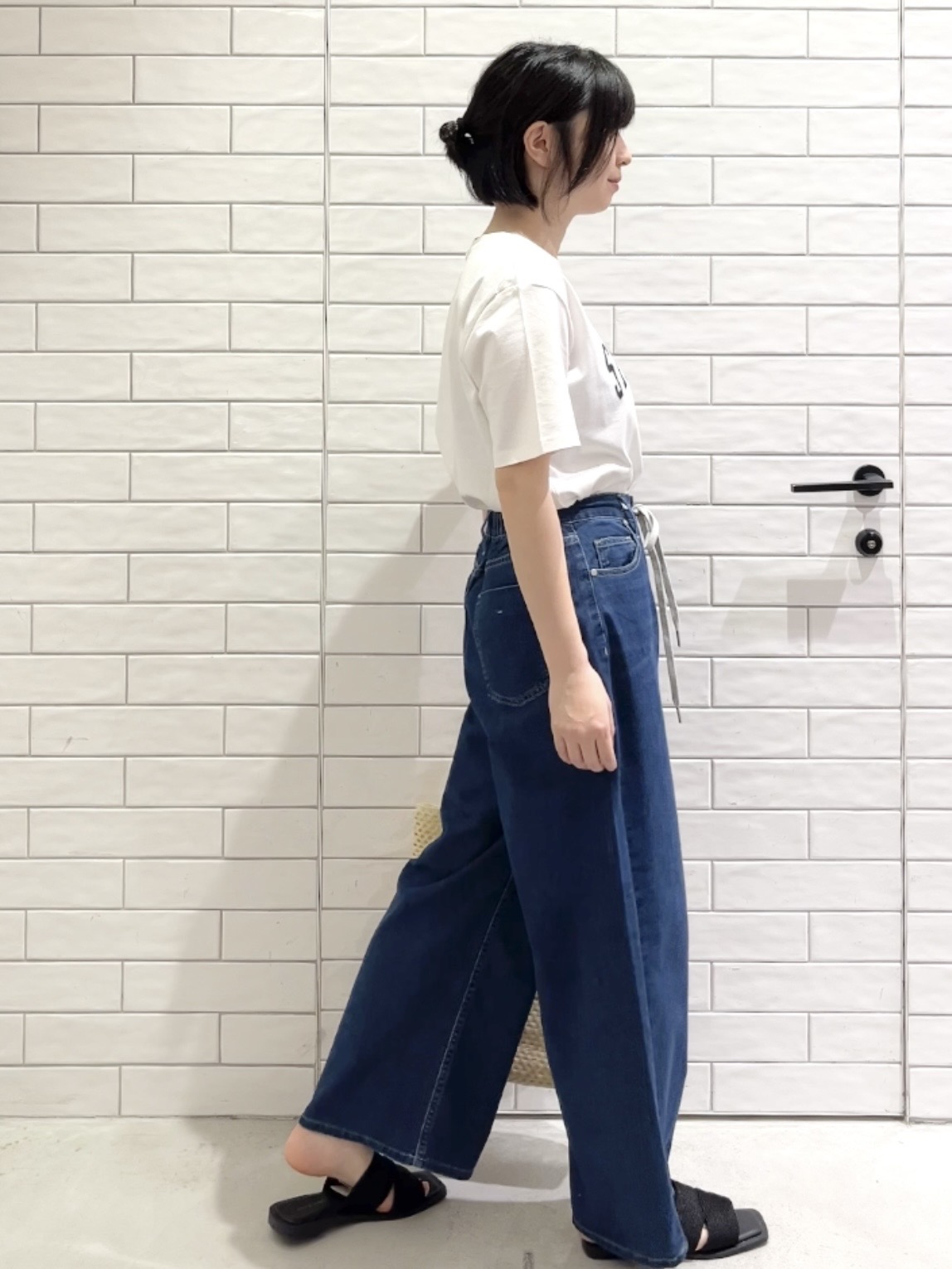 しおりさんの「OPAQUE.CLIP｜アソートロゴTシャツ【洗濯機OK】」を使ったコーディネート