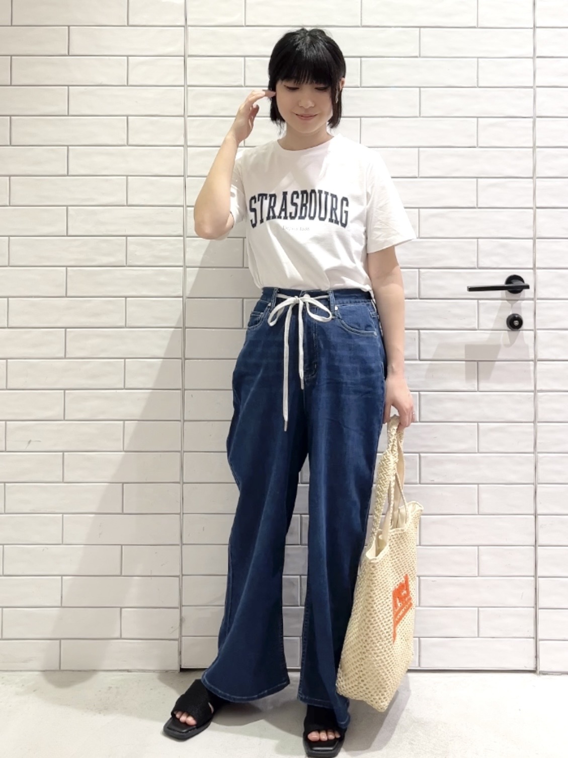 しおりさんの「OPAQUE.CLIP｜アソートロゴTシャツ【洗濯機OK】」を使ったコーディネート