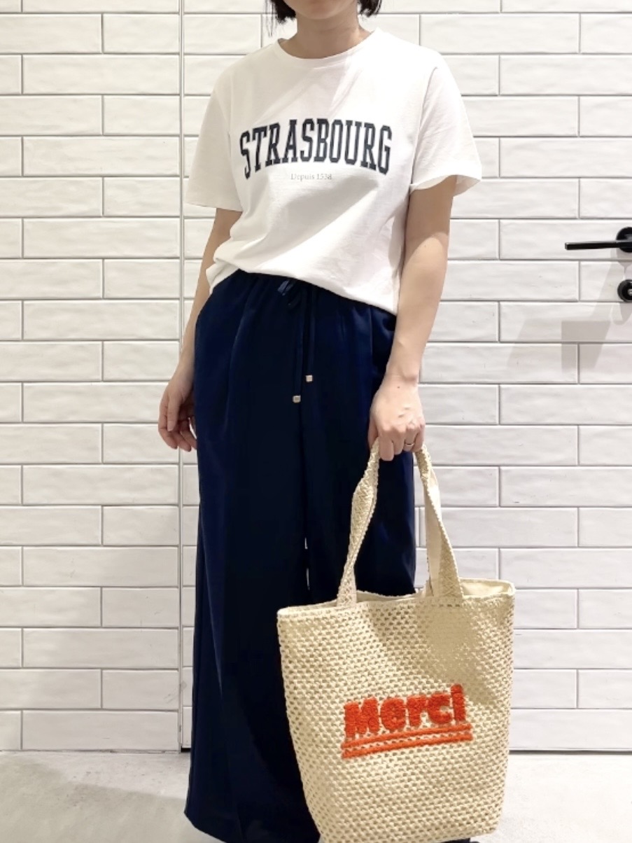 しおりさんの「OPAQUE.CLIP｜アソートロゴTシャツ【洗濯機OK】」を使ったコーディネート