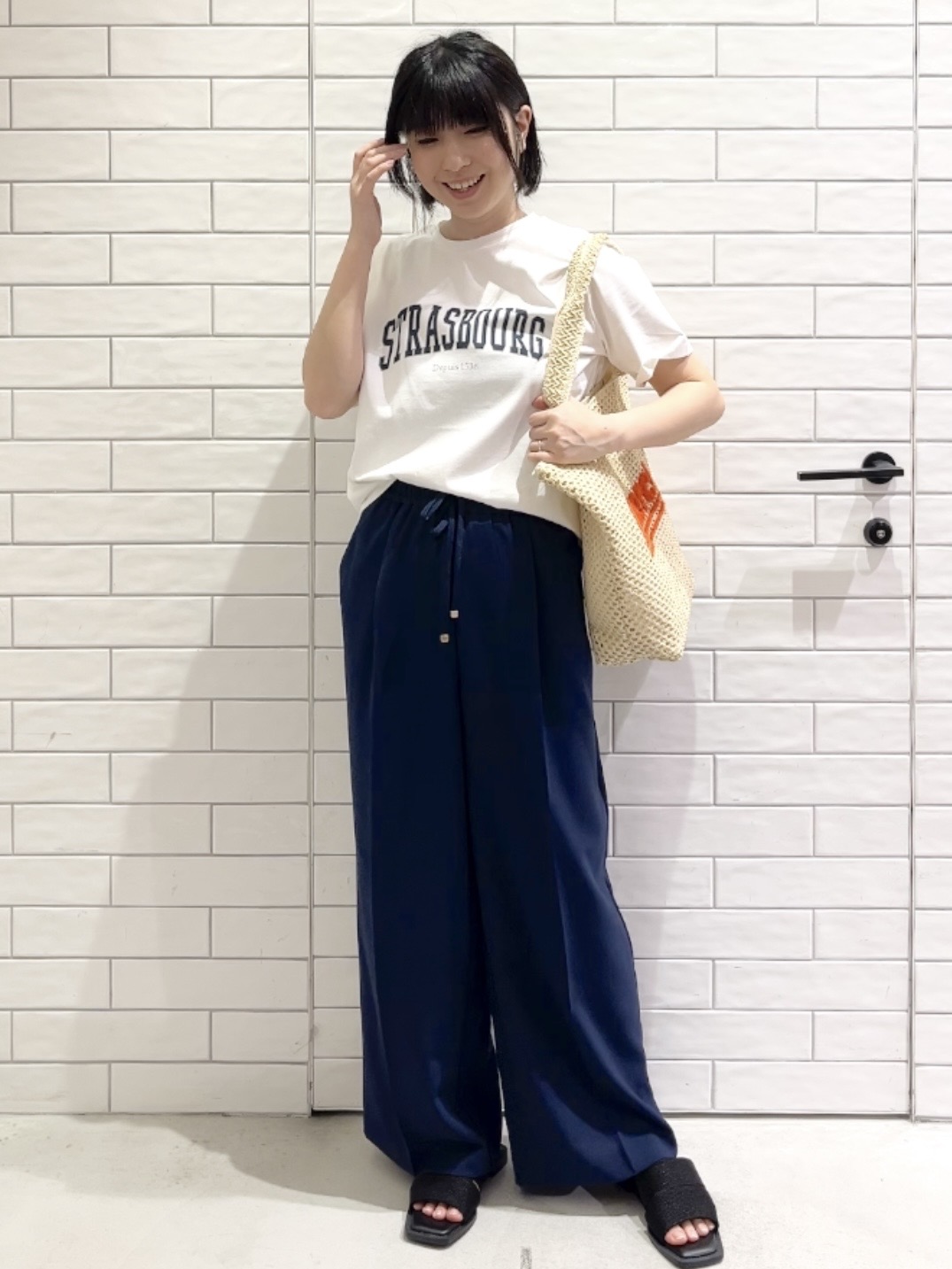 しおりさんの「OPAQUE.CLIP｜アソートロゴTシャツ【洗濯機OK】」を使ったコーディネート