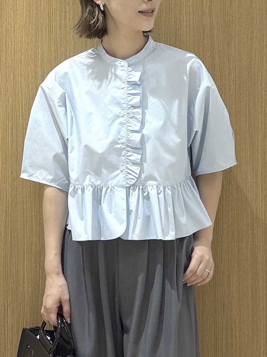 たけねぇさんの「OPAQUE.CLIP｜フリルペプラムシャツブラウス【洗濯機OK】」を使ったコーディネート