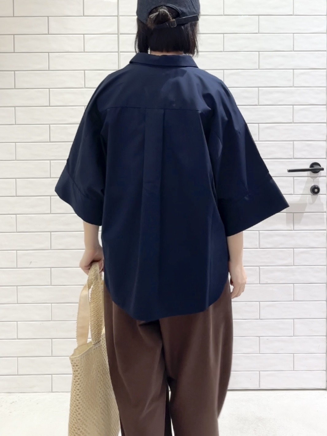 しおりさんの「OPAQUE.CLIP｜【接触冷感】ハーフスリーブシャツ《洗濯機OK／防シワ加工》」を使ったコーディネート