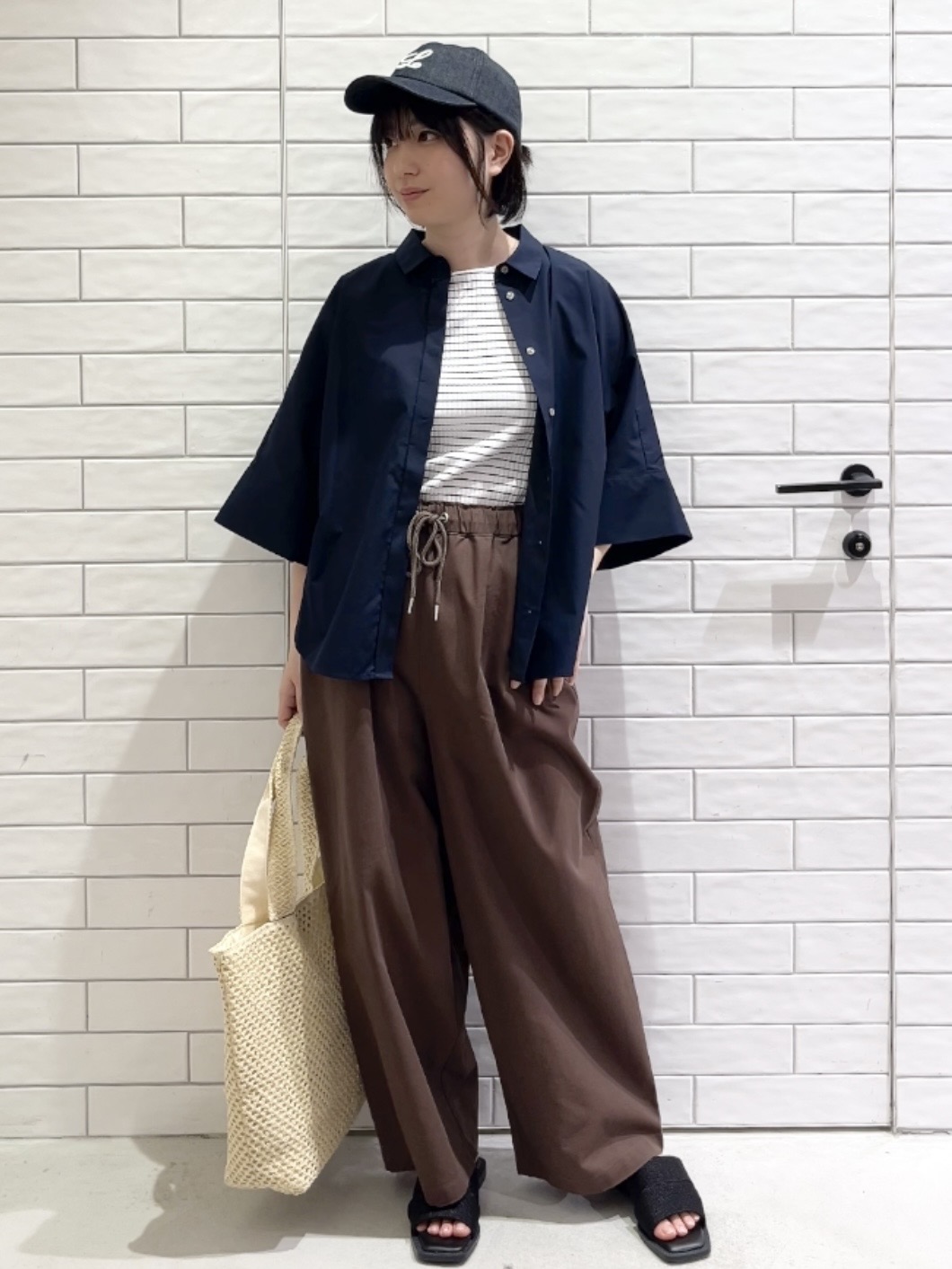 しおりさんの「OPAQUE.CLIP｜【接触冷感】ハーフスリーブシャツ《洗濯機OK／防シワ加工》」を使ったコーディネート