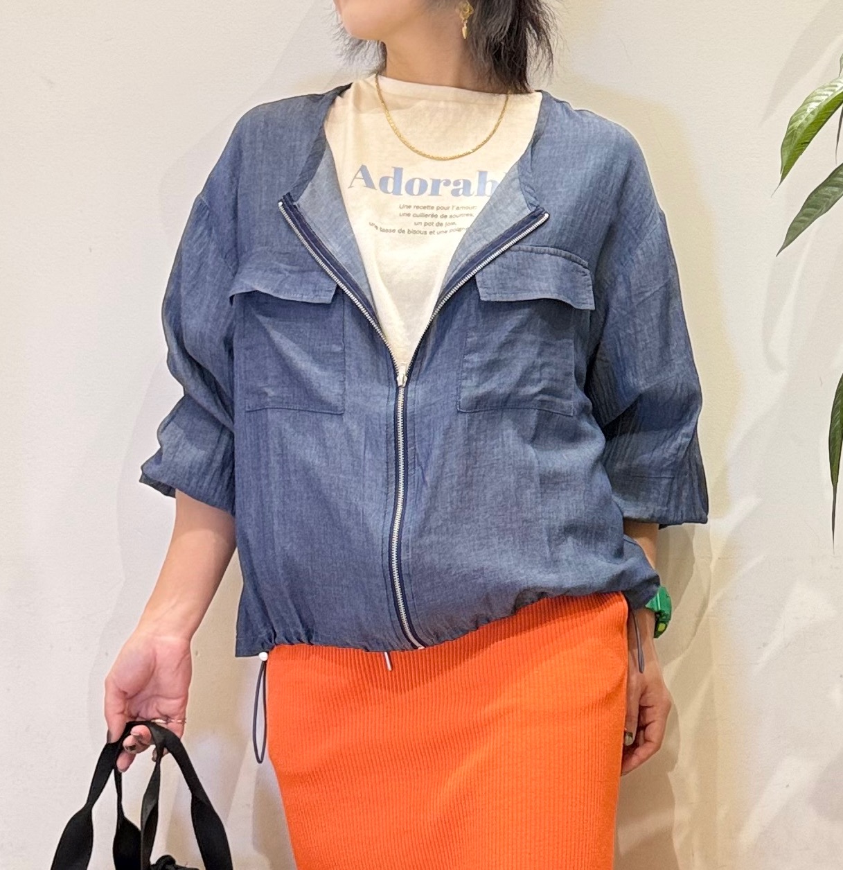 misakiさんの「SHOO･LA･RUE｜【洗濯機可/S-LL/選べる6柄】切りっぱなしお袖がこなれカジュアル 5分袖シアーTシャツ」を使ったコーディネート