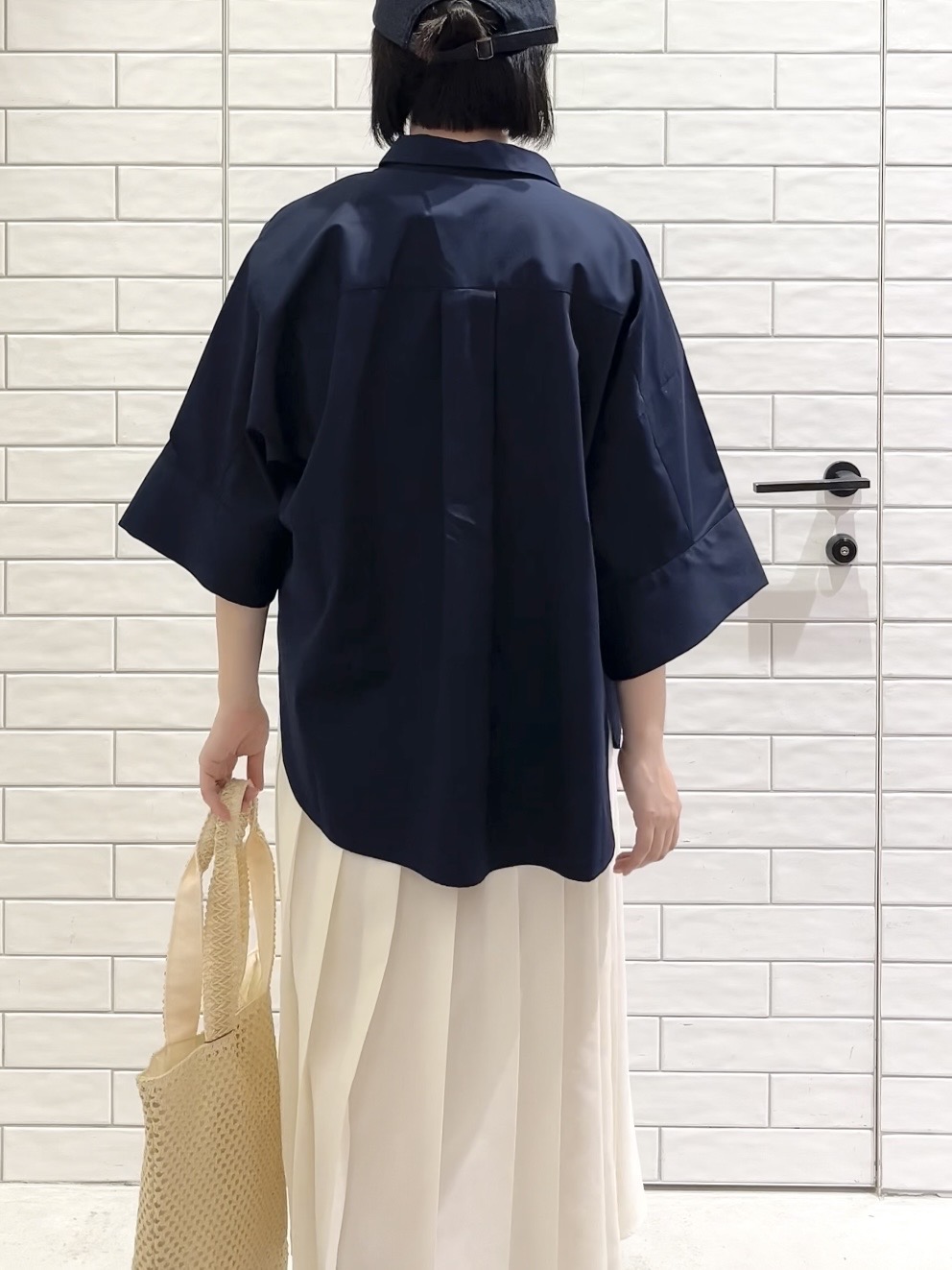 しおりさんの「OPAQUE.CLIP｜【接触冷感】ハーフスリーブシャツ《洗濯機OK／防シワ加工》」を使ったコーディネート