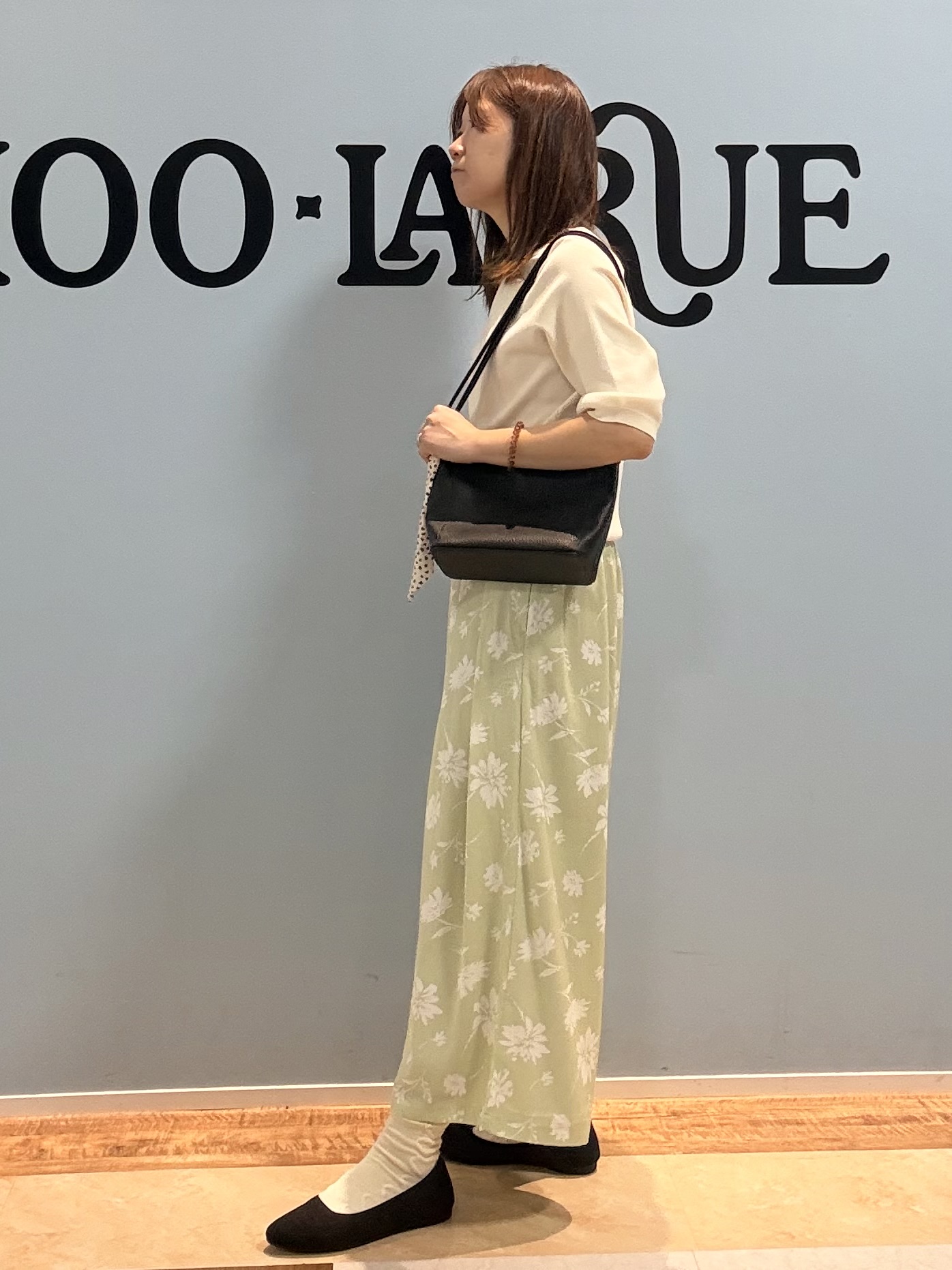 Naaatsuさんの「SHOO･LA･RUE｜【毎日洗える/S-LL/UV】上半身すっきり 二の腕見せない5分袖ニット」を使ったコーディネート