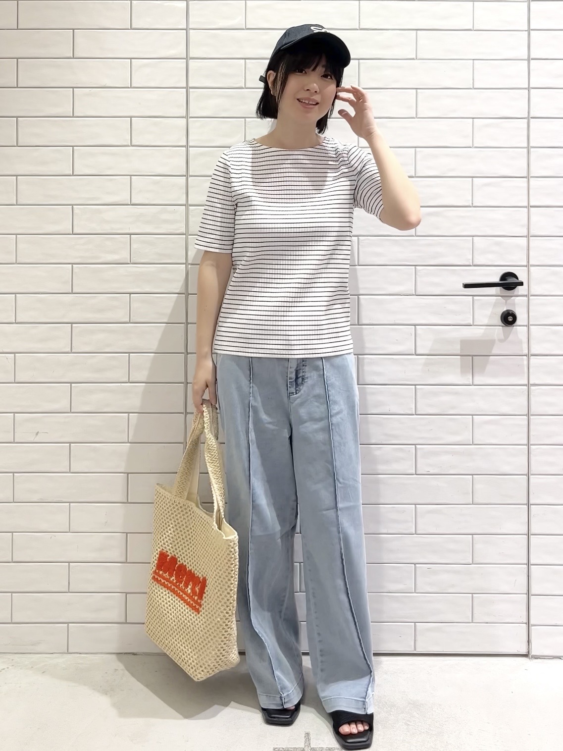 しおりさんの「OPAQUE.CLIP｜ベーシックリブボートネックカットソー【洗濯機OK】」を使ったコーディネート