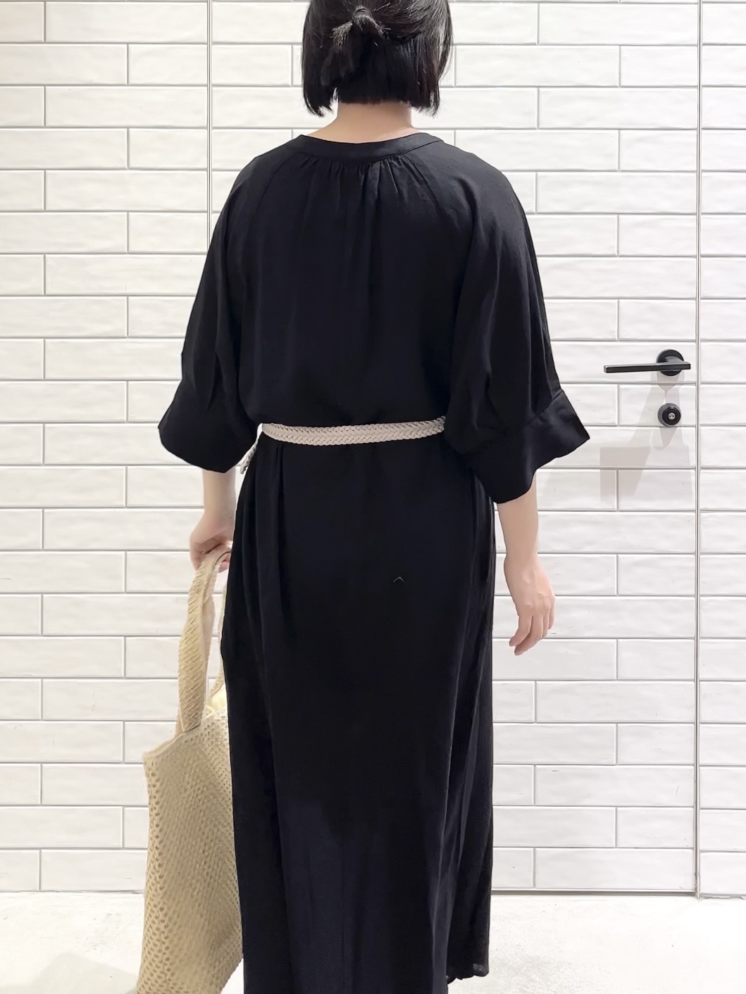 しおりさんの「OPAQUE.CLIP｜キーネックロングワンピース【洗える】」を使ったコーディネート