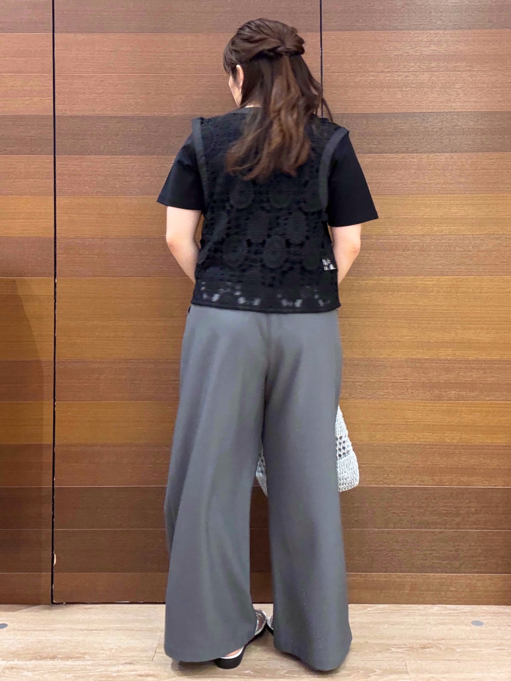 maichiさんの「OPAQUE.CLIP｜レースVネックベスト」を使ったコーディネート