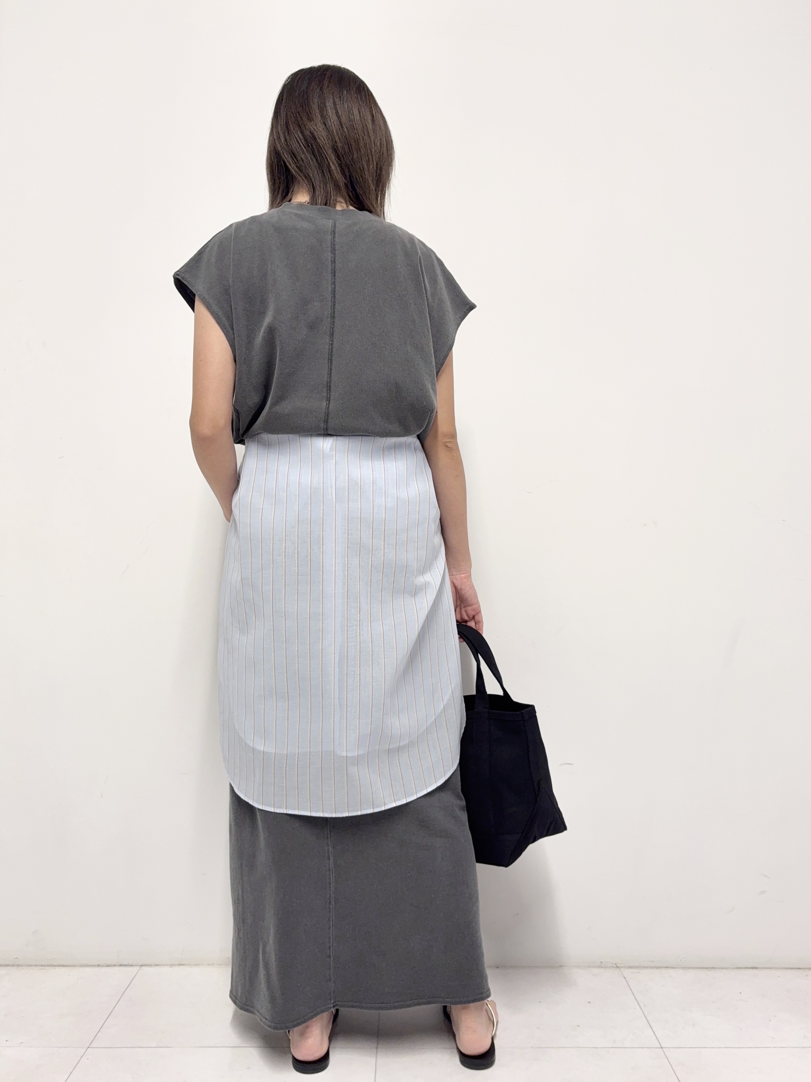 Nishijimaさんの「DRESSTERIOR｜シアー ストライプシャツ」を使ったコーディネート