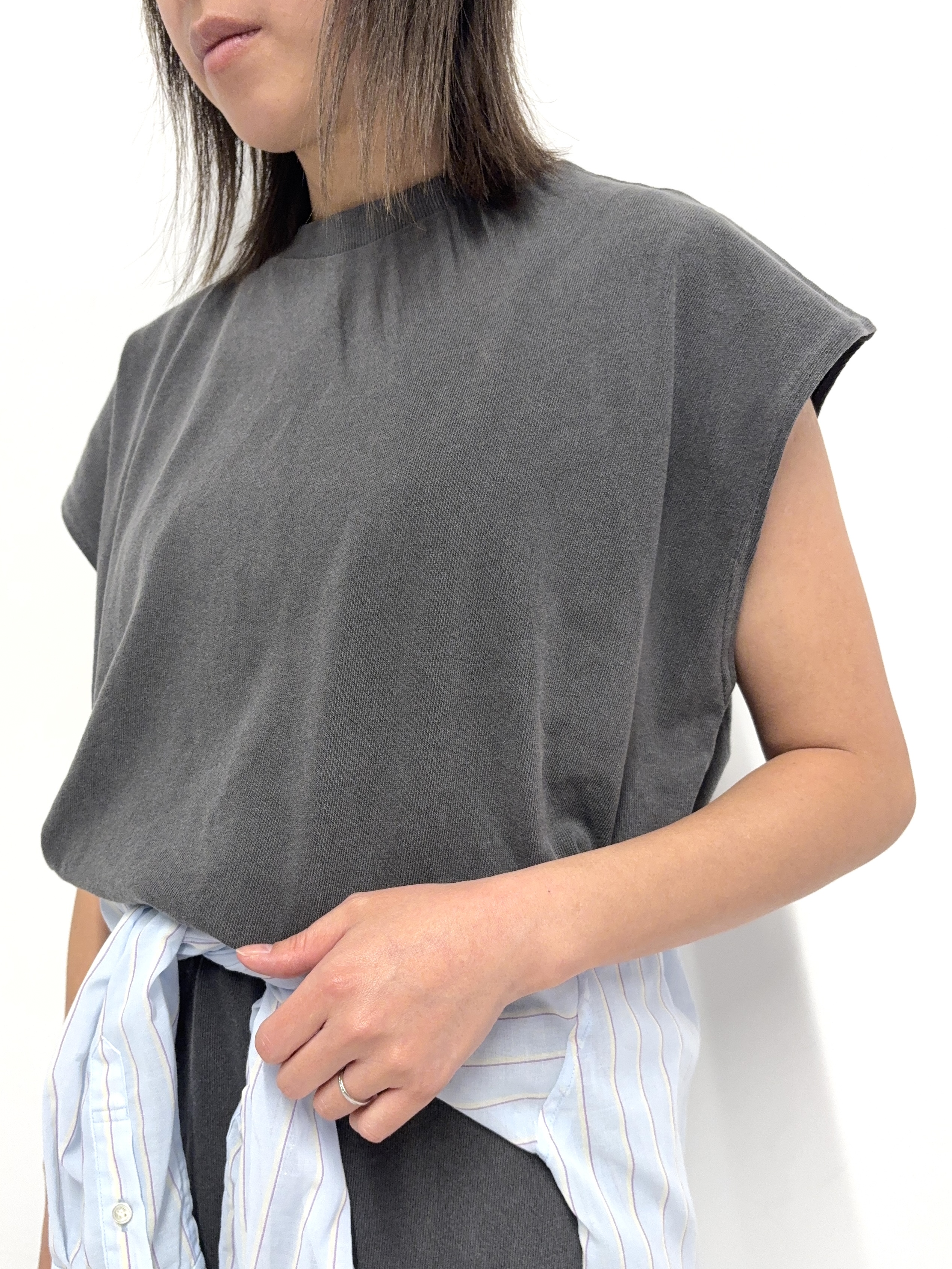 Nishijimaさんの「DRESSTERIOR｜シアー ストライプシャツ」を使ったコーディネート