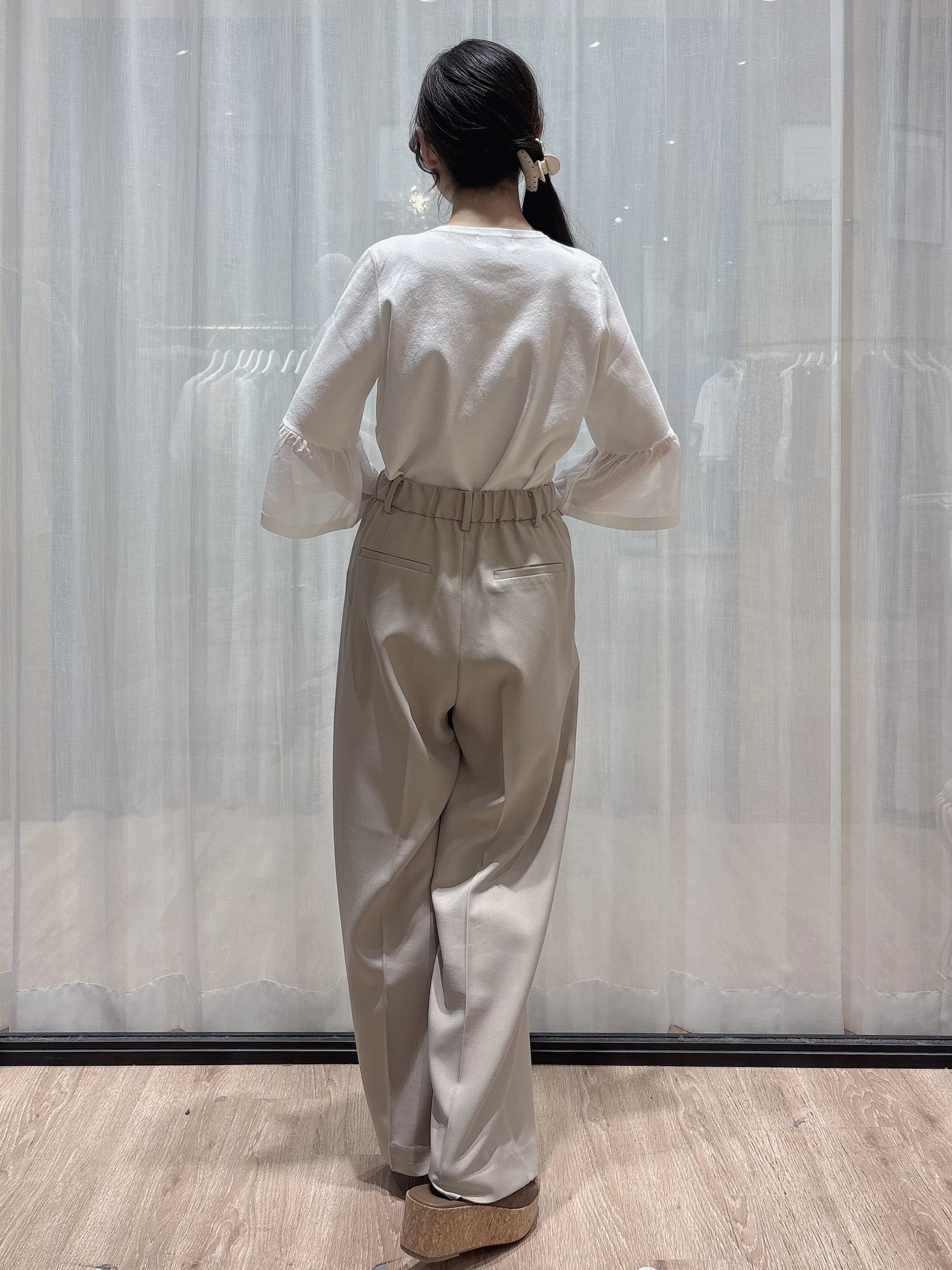 ぞうげさんの「OPAQUE.CLIP｜シアーフレアスリーブニット【洗濯機OK／抗ピル】」を使ったコーディネート