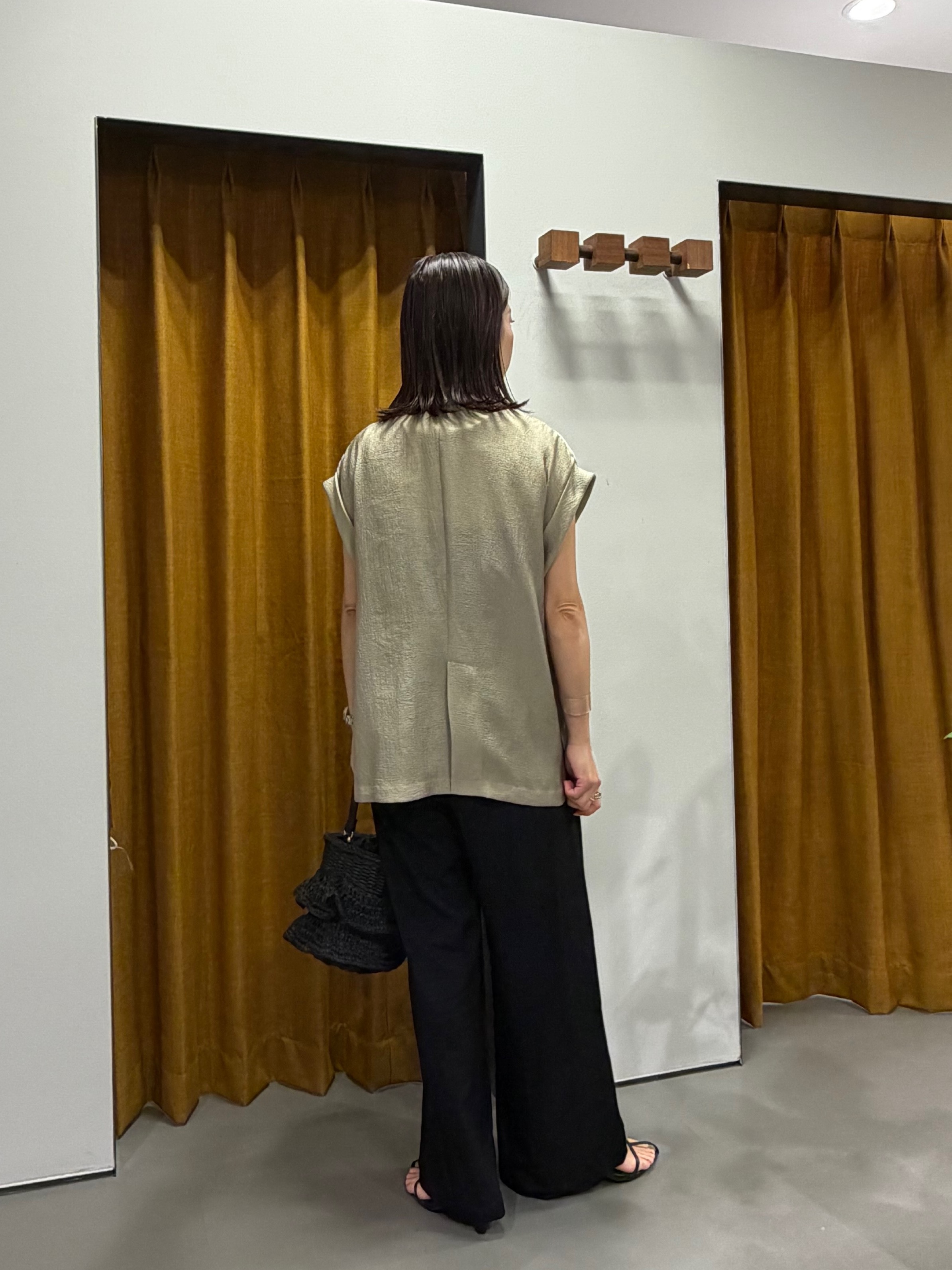 Mikoさんの「INDIVI｜ワッシャーシアー半袖ダブルジャケット」を使ったコーディネート