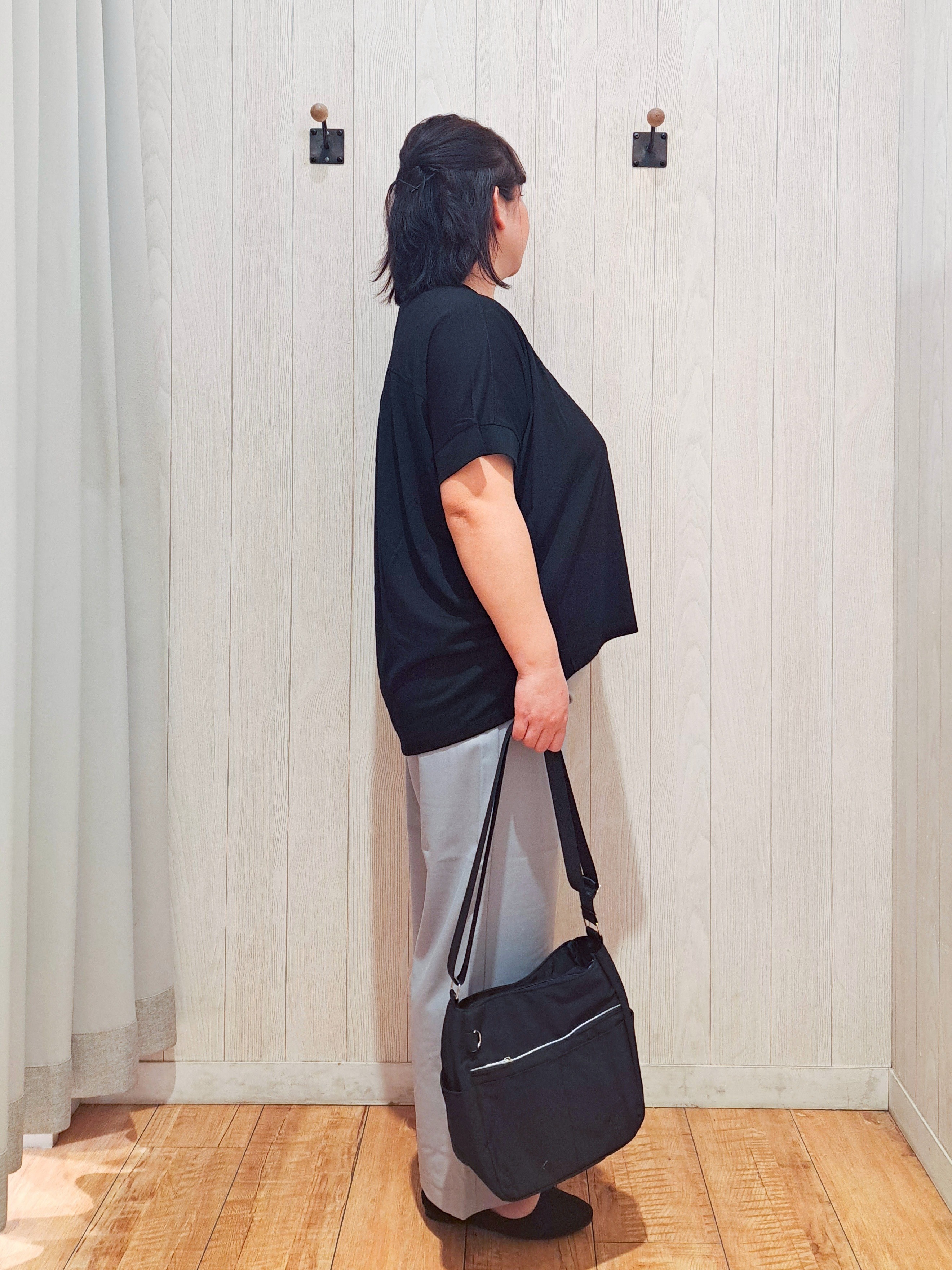 kotomiさんの「SHOO･LA･RUE｜【ひんやり/UV/S-LL/体型カバー】ゆるっとインせず決まる ひやとろドルマンTシャツ」を使ったコーディネート