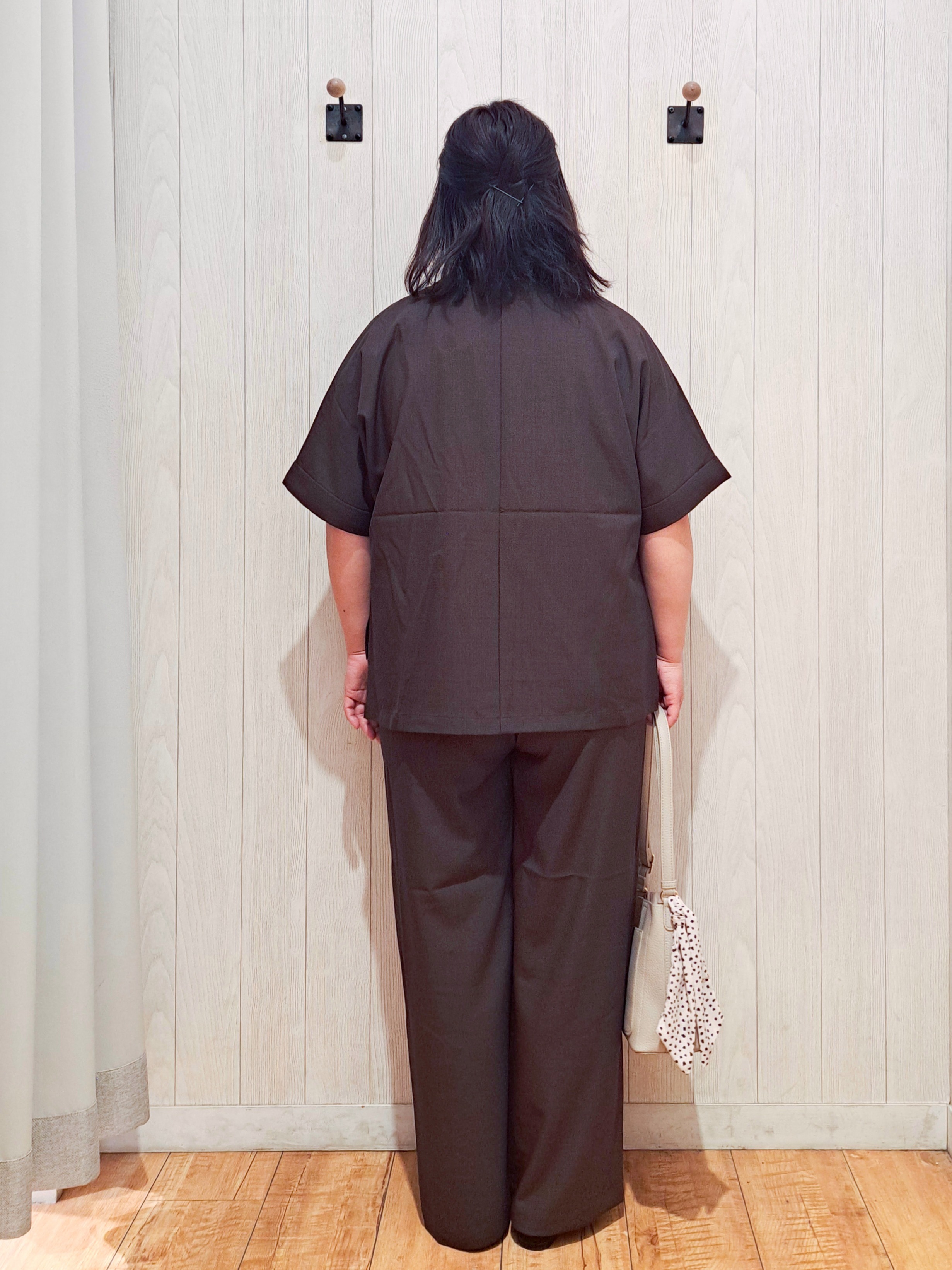 kotomiさんの「SHOO･LA･RUE｜【洗濯機可/S-LL】フェイクパールがアクセント お袖タックドルマンブラウス」を使ったコーディネート