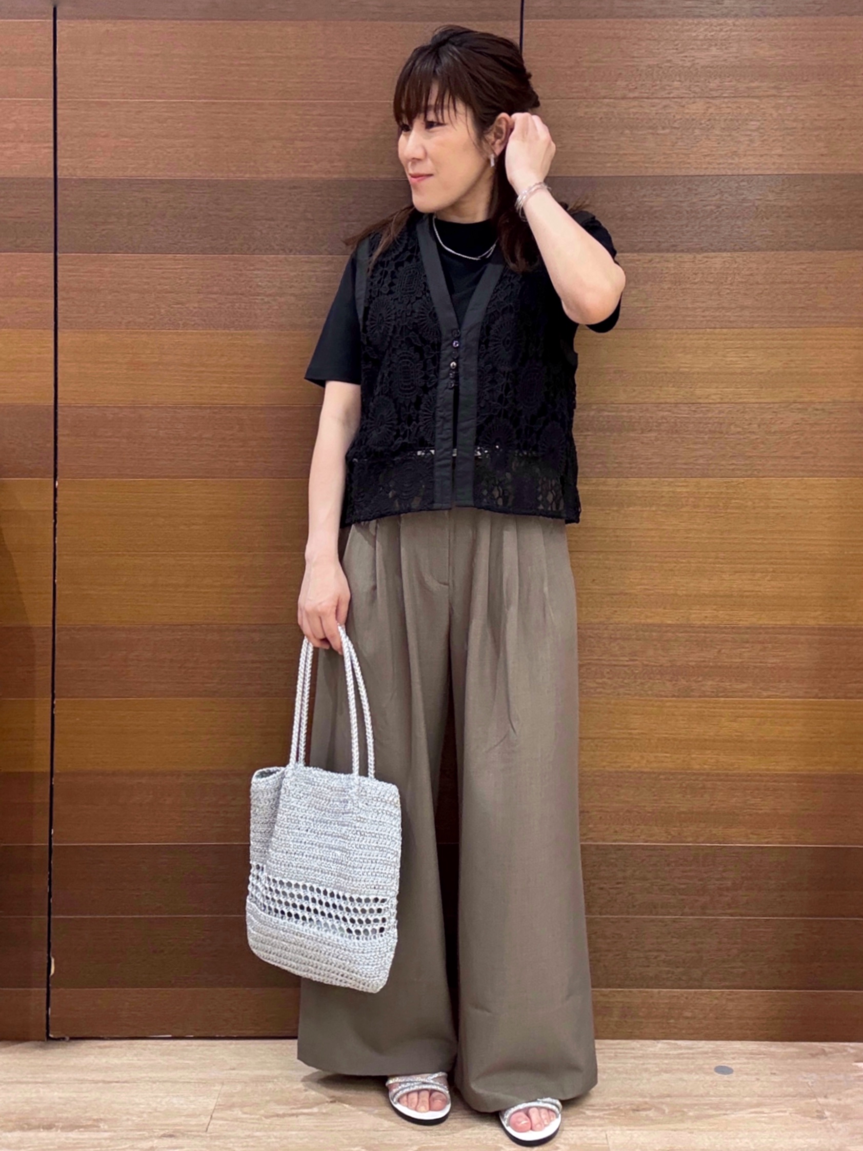 maichiさんの「OPAQUE.CLIP｜レースVネックベスト」を使ったコーディネート