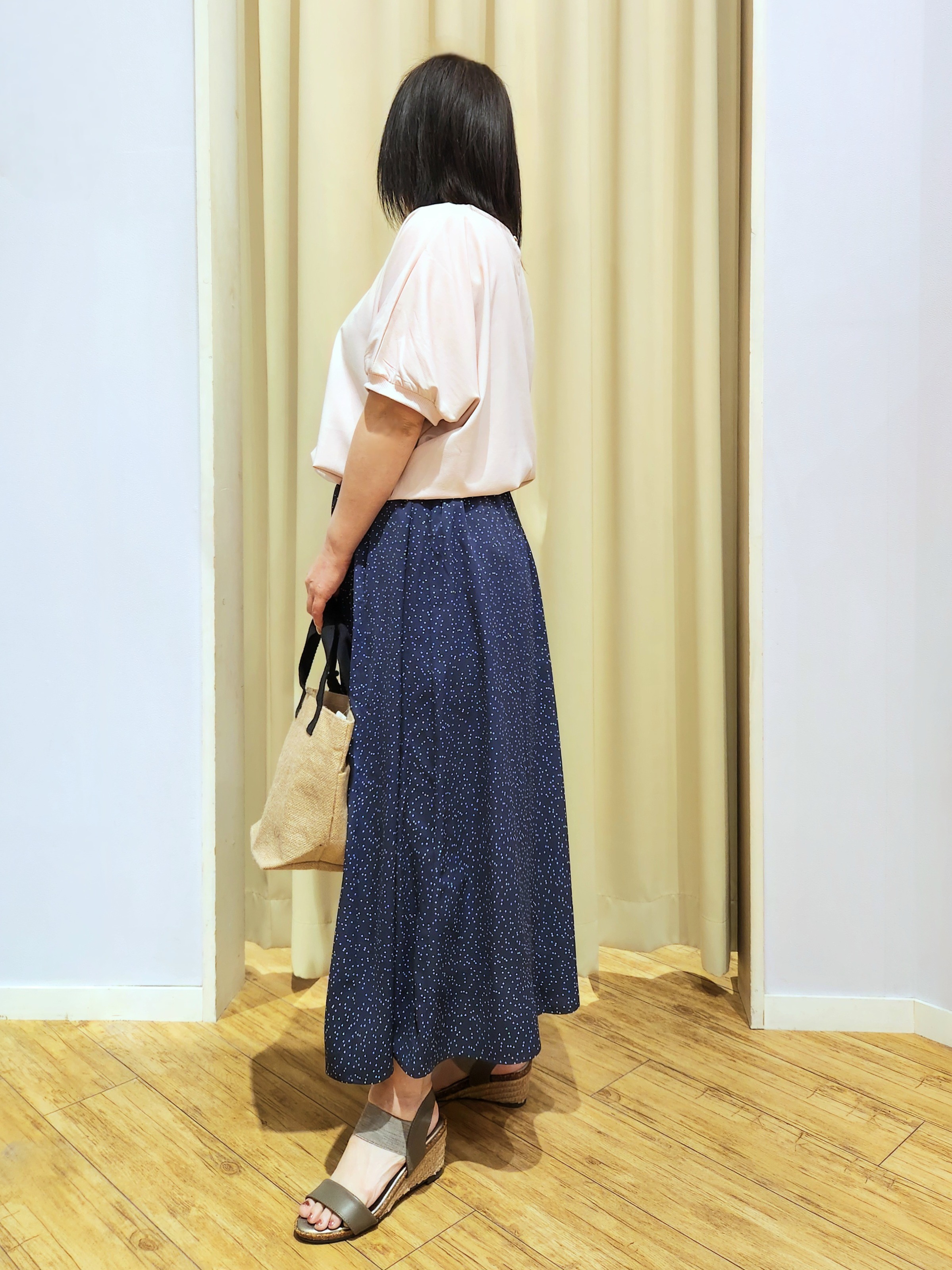くまさんの「SHOO･LA･RUE｜【洗濯後しわになりにくい】インせず着られる さらっとタッチのドルマンブラウス」を使ったコーディネート