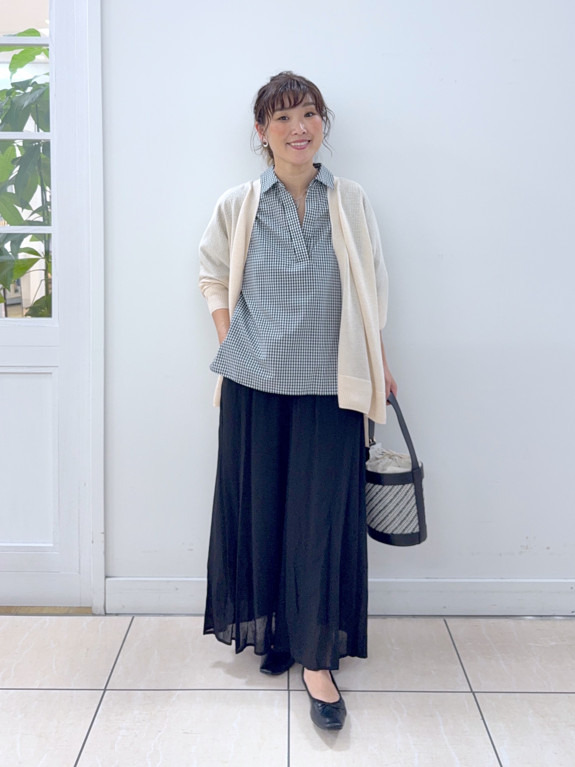 Osawaさんの「Dessin｜【洗える】ミドル丈シアーカーディガン」を使ったコーディネート