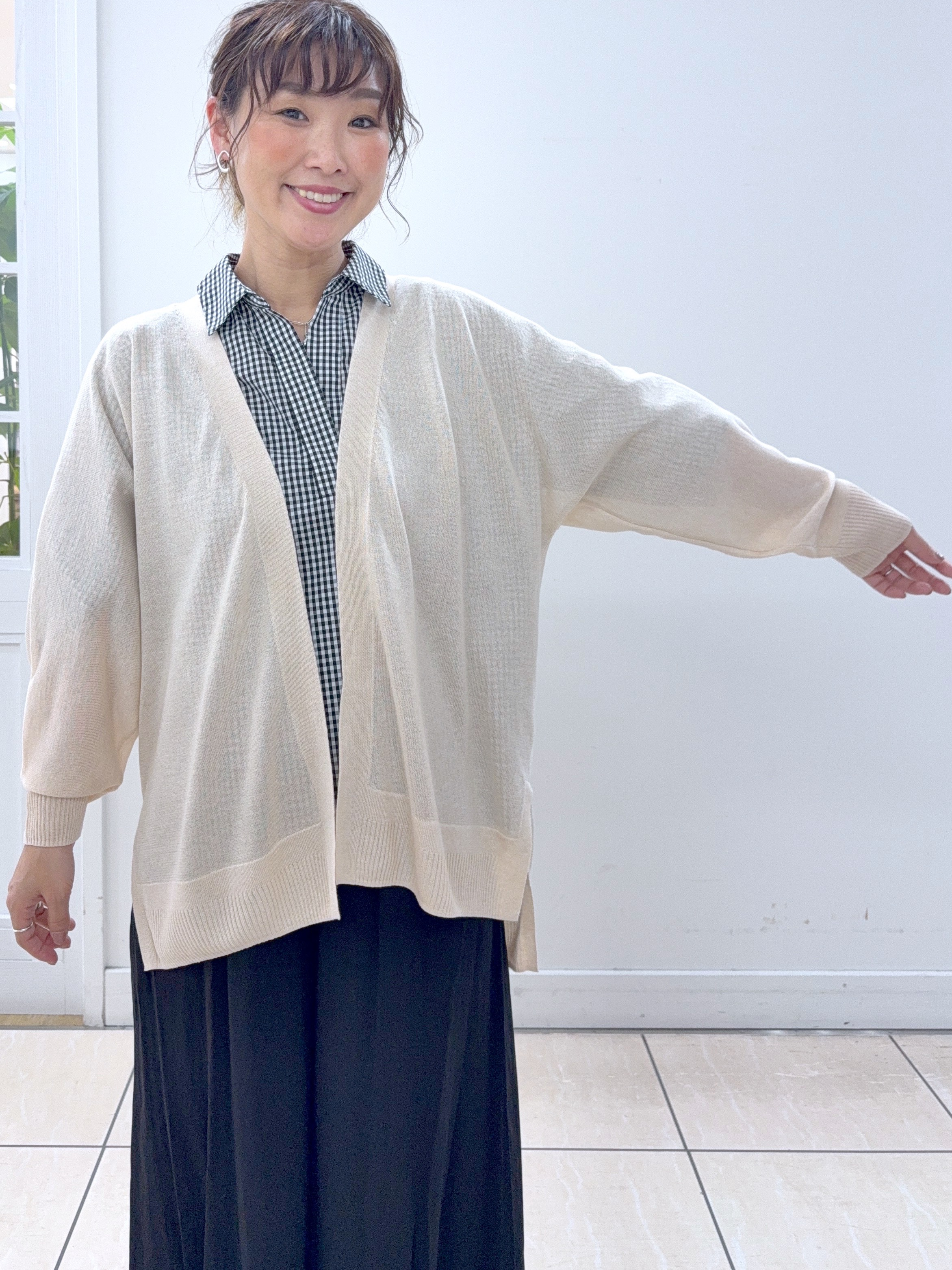 Osawaさんの「Dessin｜【洗える】ミドル丈シアーカーディガン」を使ったコーディネート