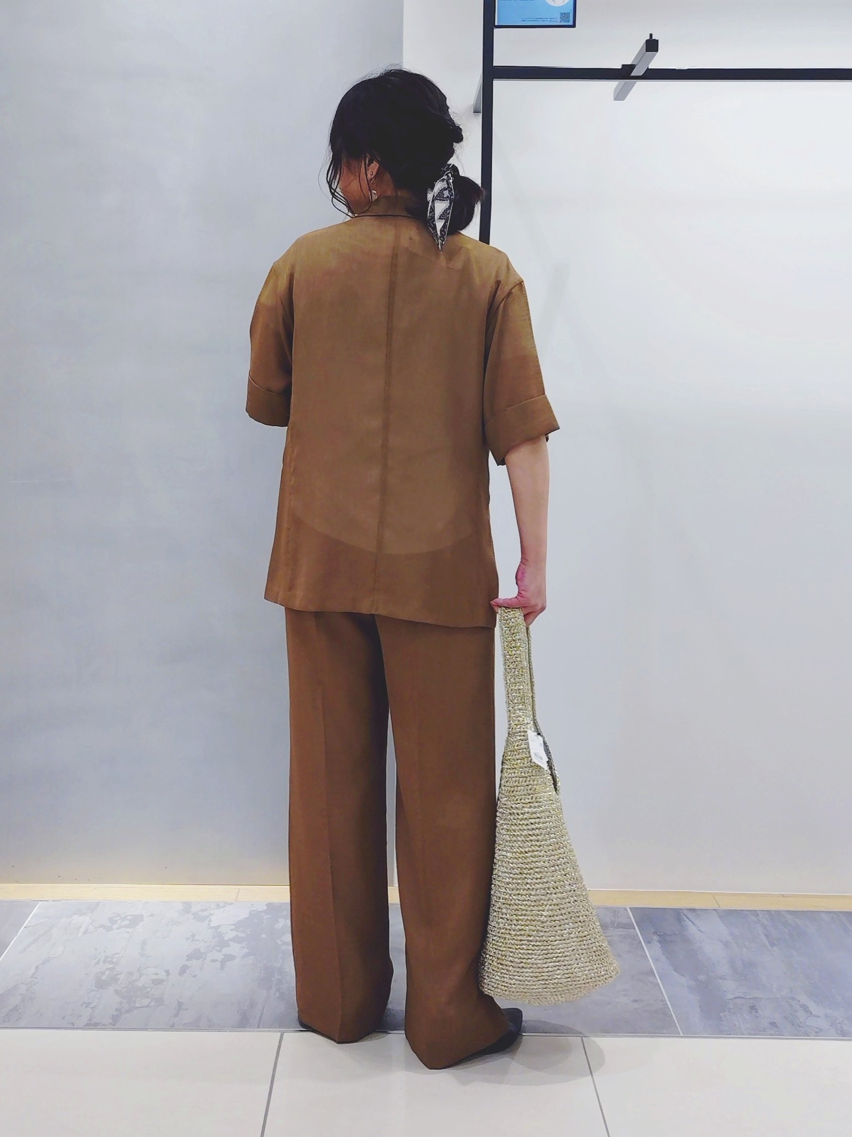 TOMOMIさんの「INDIVI｜【洗える／メッシュ素材／SETUP可能】半袖シアージャケット」を使ったコーディネート