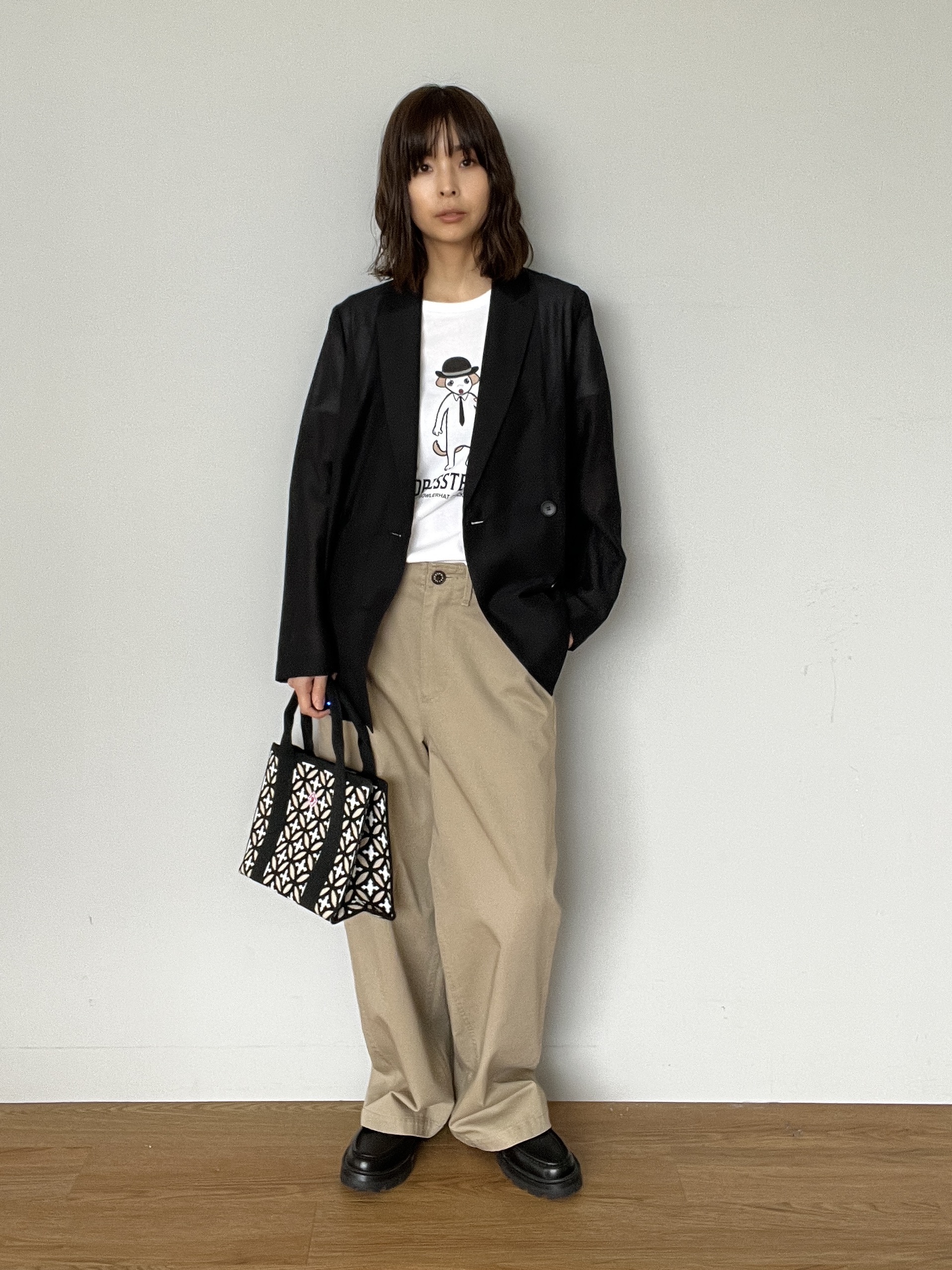 misaさんの「DRESSTERIOR｜◆【EC/ルクア大阪店限定】ボーラーハットクロックドッグTシャツ」を使ったコーディネート