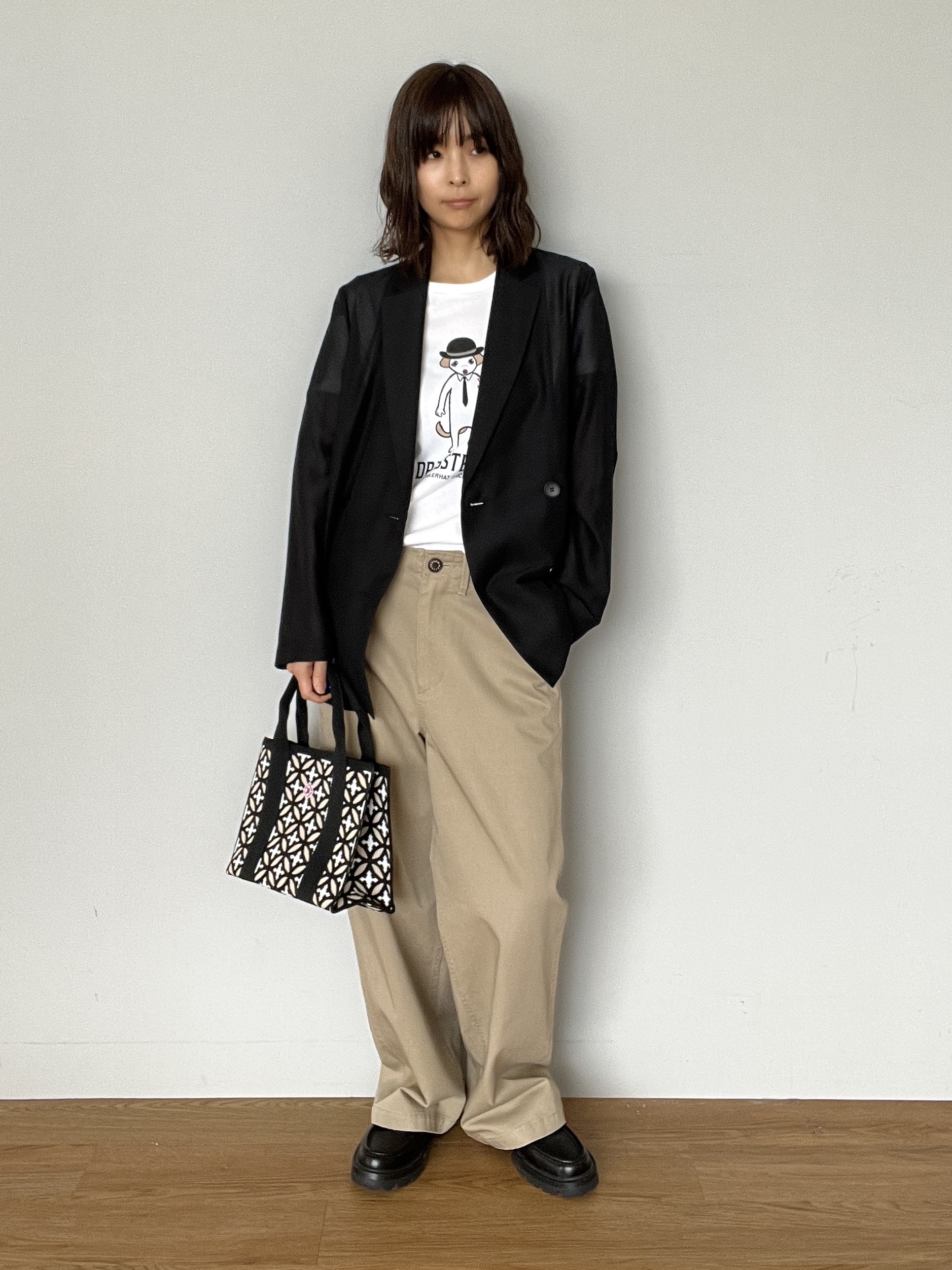 misaさんの「DRESSTERIOR｜◆【EC/ルクア大阪店限定】ボーラーハットクロックドッグTシャツ」を使ったコーディネート