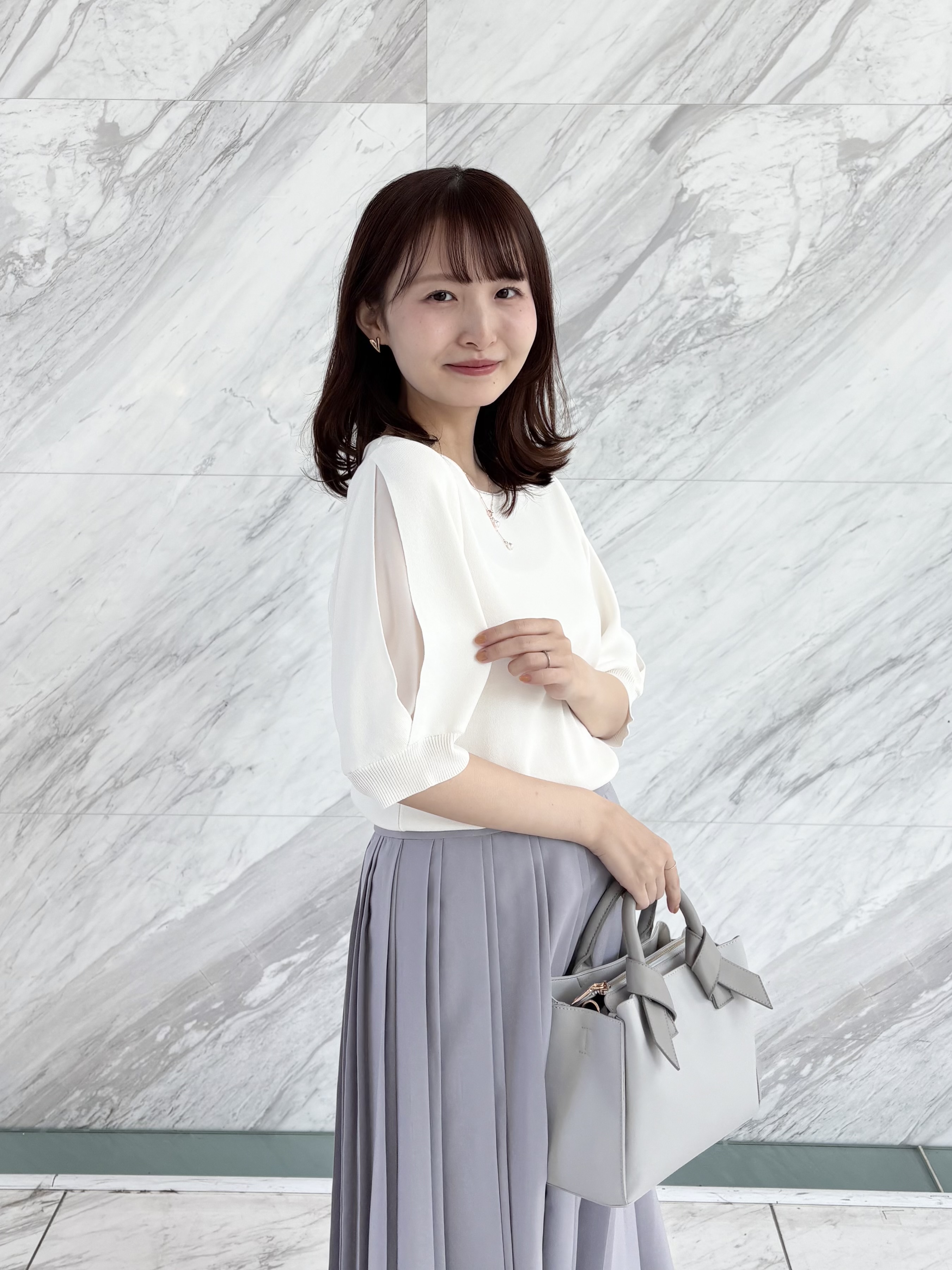 みさかさんの「index｜【接触冷感／UVケア】クールタッチラップスリーブニット《洗濯機OK／XS～3L／9col》」を使ったコーディネート