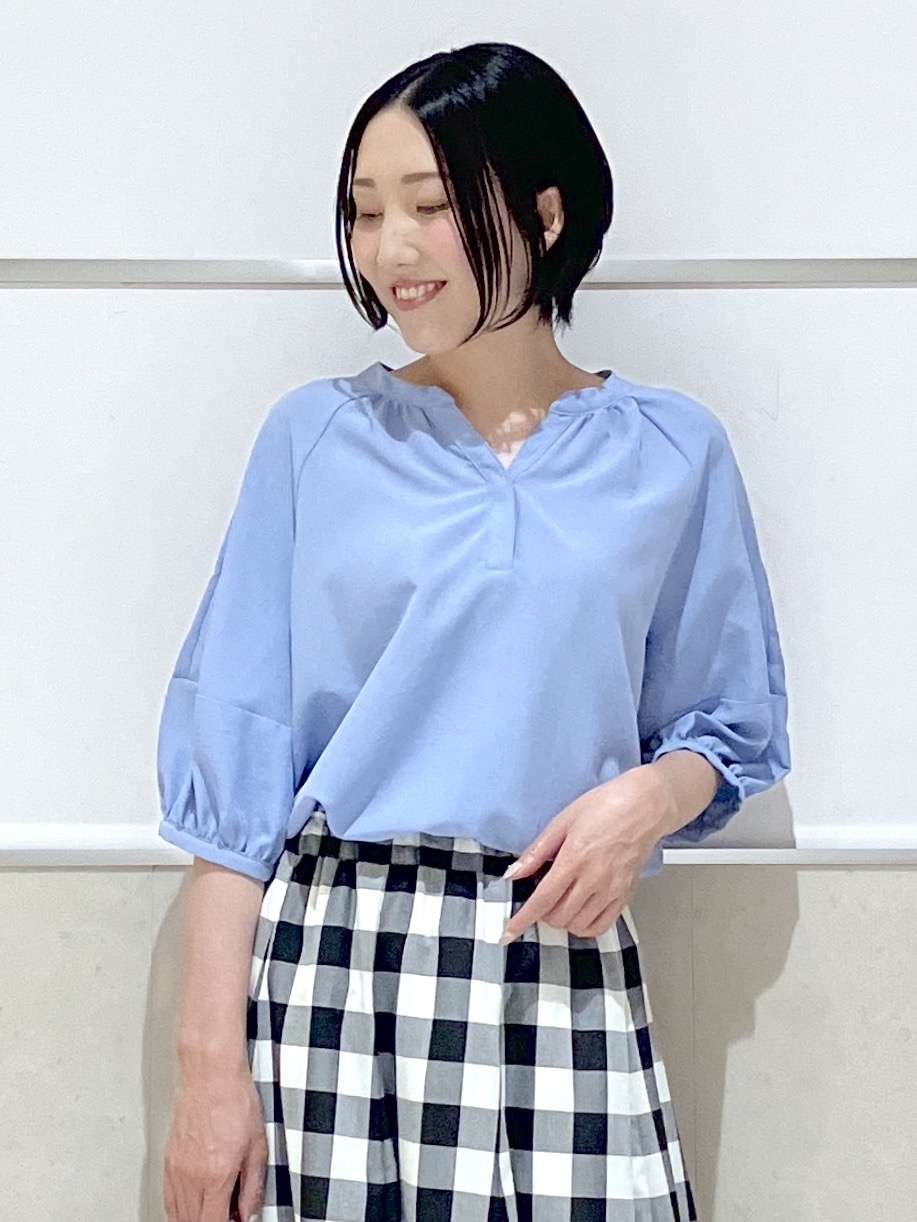 eriko さんの「Dessin｜【洗える】スキッパーライトブラウス」を使ったコーディネート