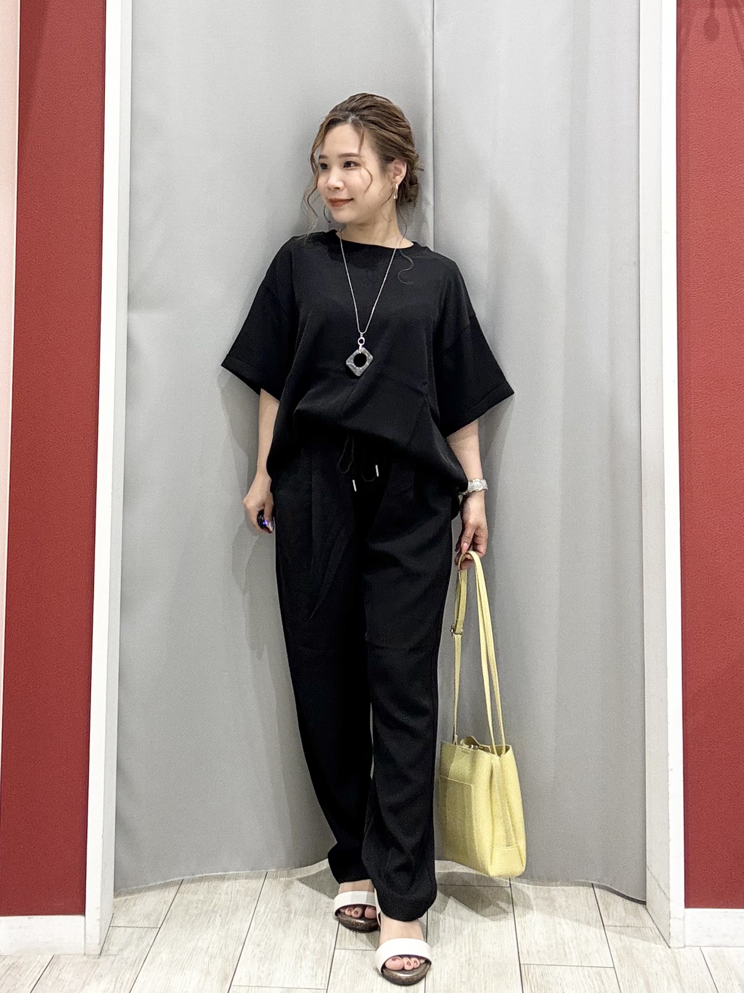 shioさんの「SHOO･LA･RUE｜【S-LL/体型カバー】日焼け対策にも女性らしさを UVカットペプラムパーカ」を使ったコーディネート