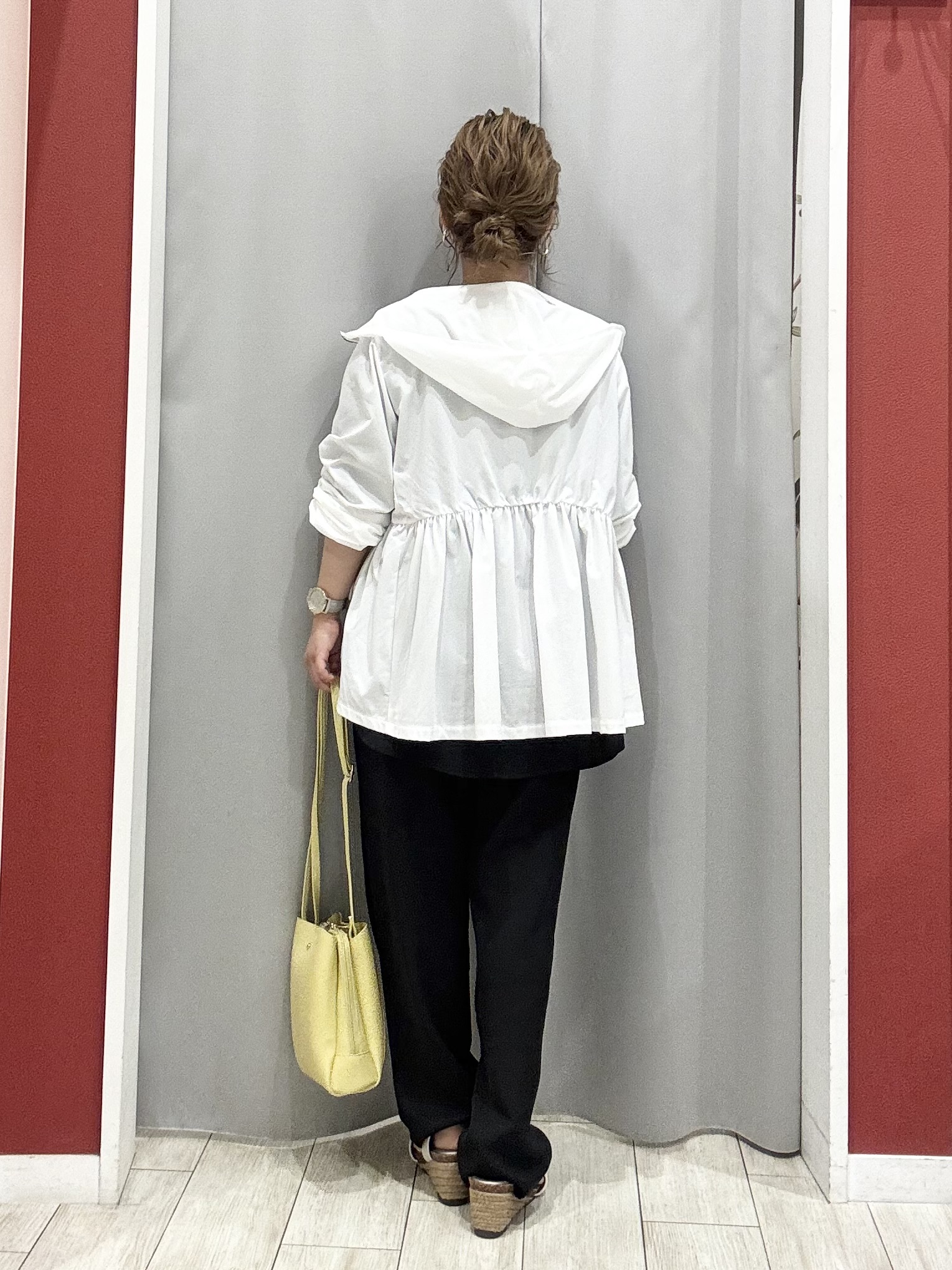 shioさんの「SHOO･LA･RUE｜【S-LL/体型カバー】日焼け対策にも女性らしさを UVカットペプラムパーカ」を使ったコーディネート