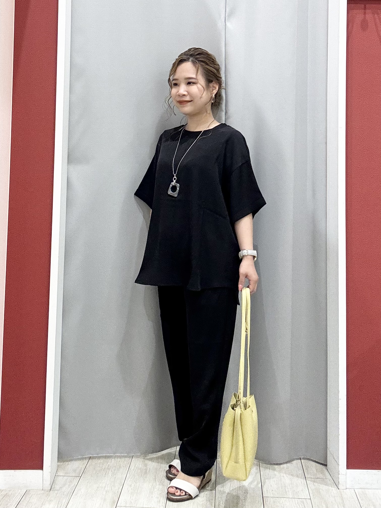 shioさんの「SHOO･LA･RUE｜【S-LL/体型カバー】日焼け対策にも女性らしさを UVカットペプラムパーカ」を使ったコーディネート