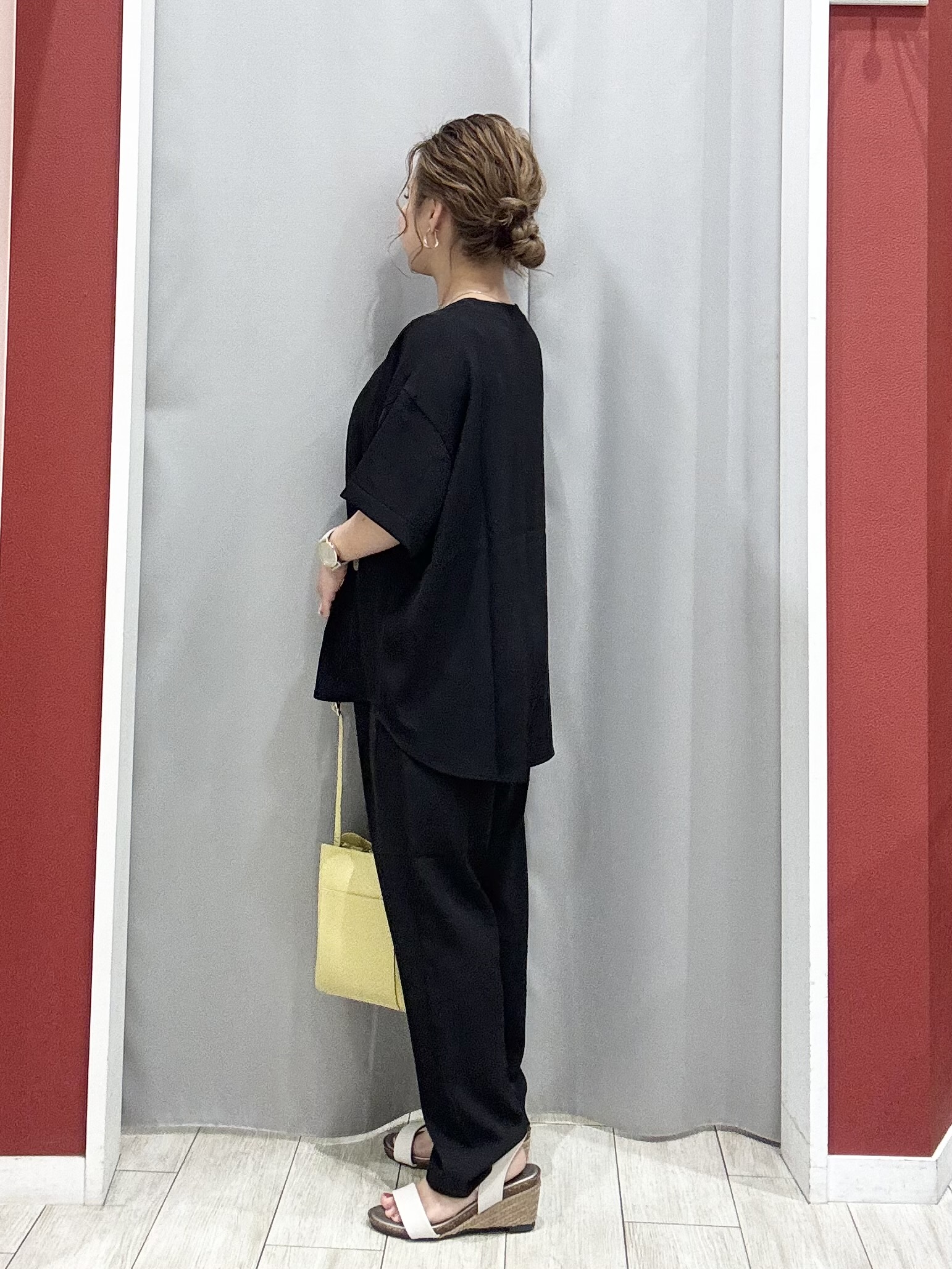 shioさんの「SHOO･LA･RUE｜【S-LL/体型カバー】日焼け対策にも女性らしさを UVカットペプラムパーカ」を使ったコーディネート