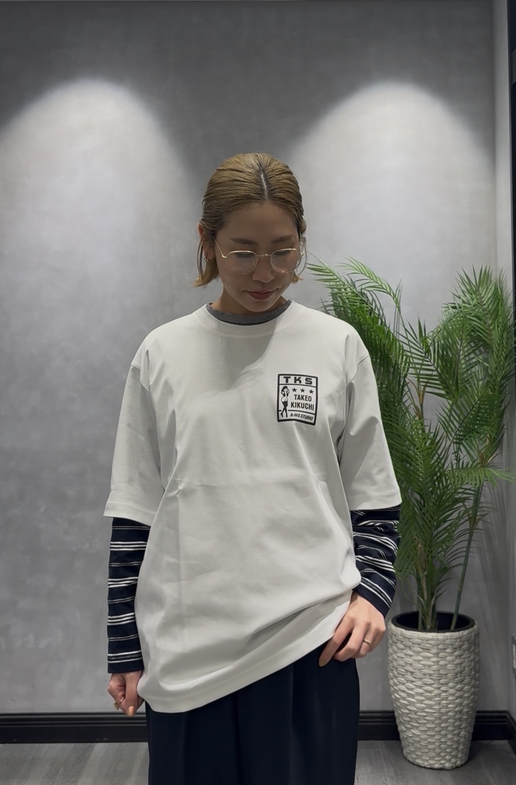 s___sさんの「TAKEO KIKUCHI｜【BOWLER HAT LABEL】アイスクリアコットン ラッキーセブン 半袖Tシャツ」を使ったコーディネート