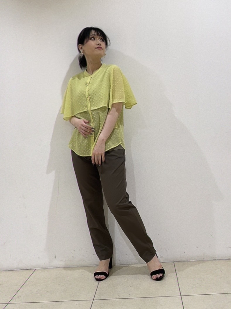watanabeさんの「UNTITLED｜【洗える／ドットモチーフ】ケープスリーブブラウス」を使ったコーディネート
