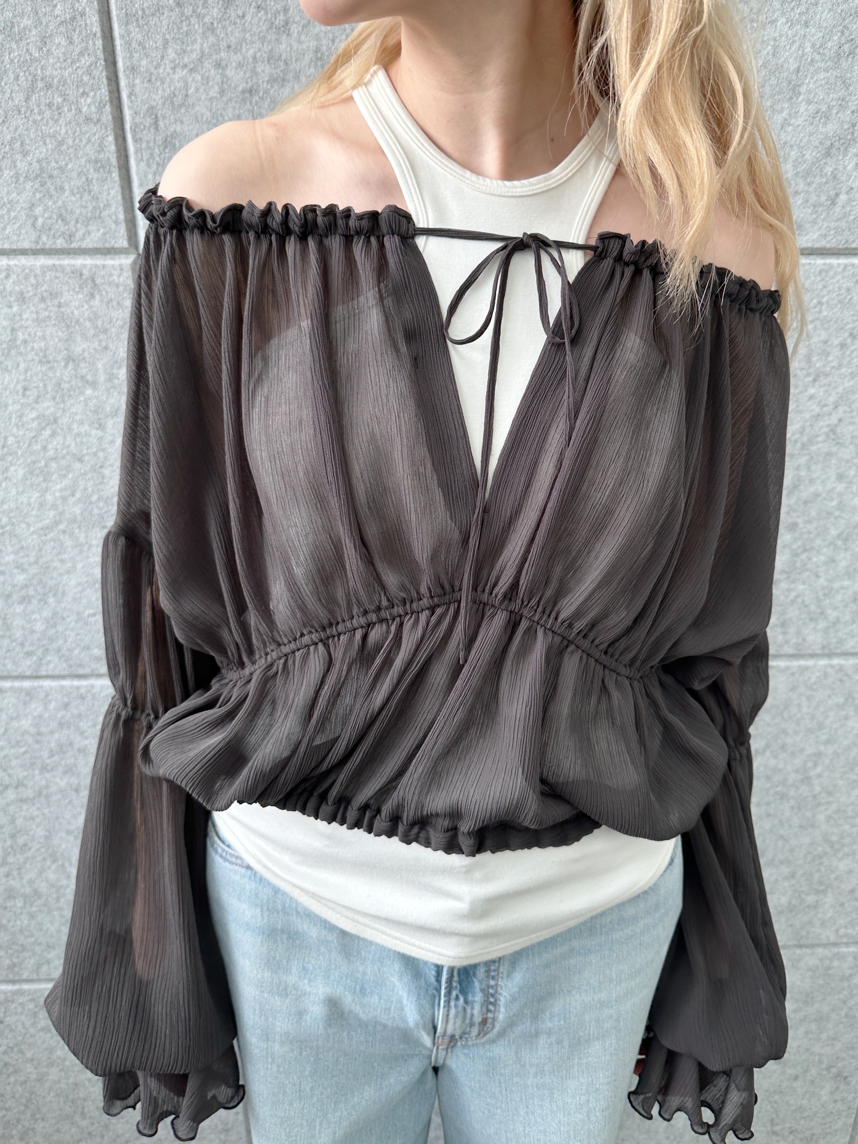 Buyer sakkoさんの「CODE A｜off－shoulder blouse」を使ったコーディネート