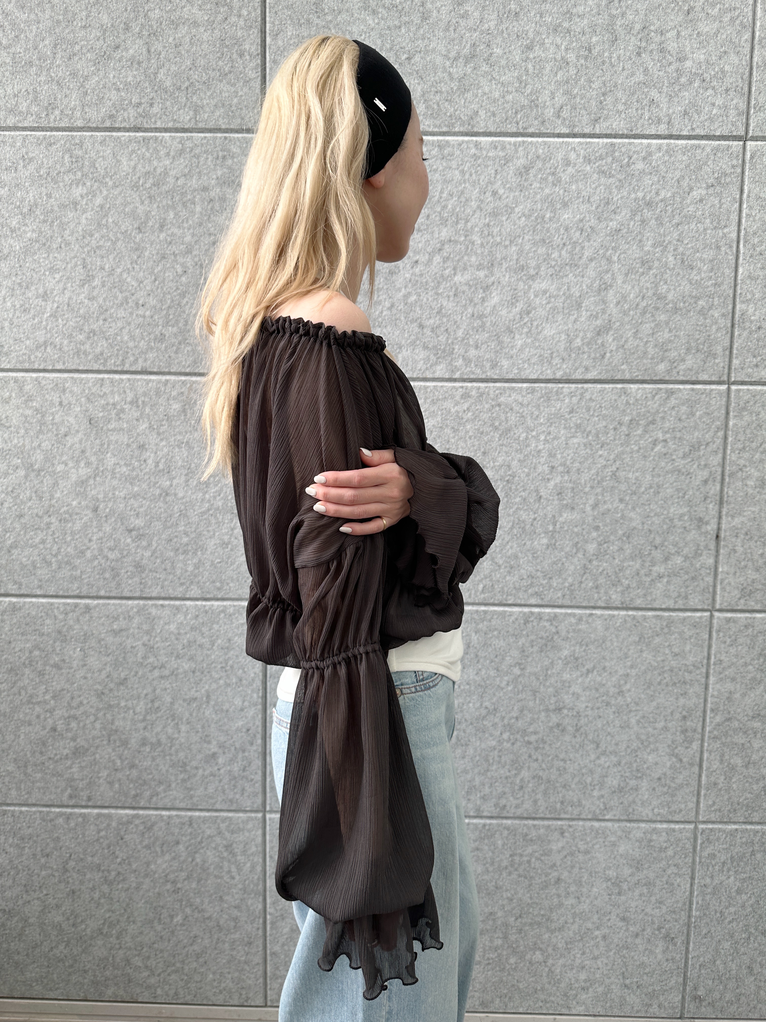 Buyer sakkoさんの「CODE A｜off－shoulder blouse」を使ったコーディネート