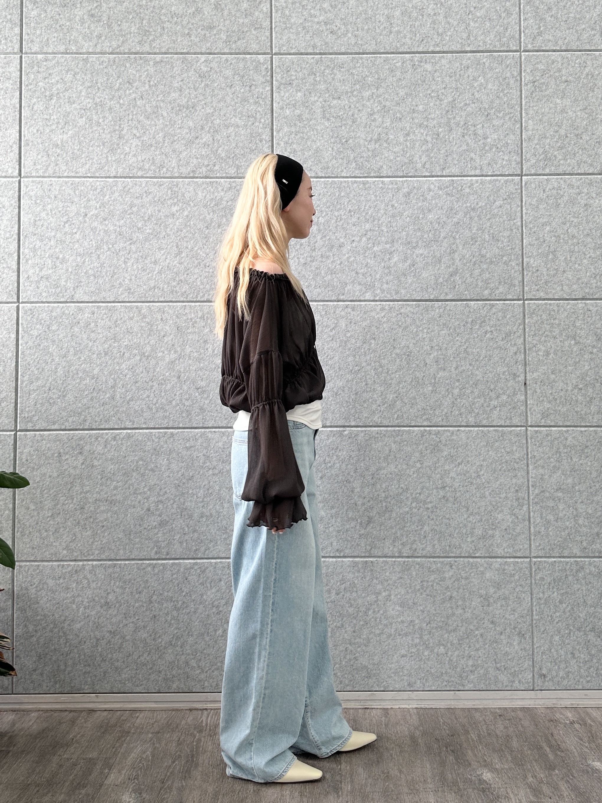 Buyer sakkoさんの「CODE A｜off－shoulder blouse」を使ったコーディネート