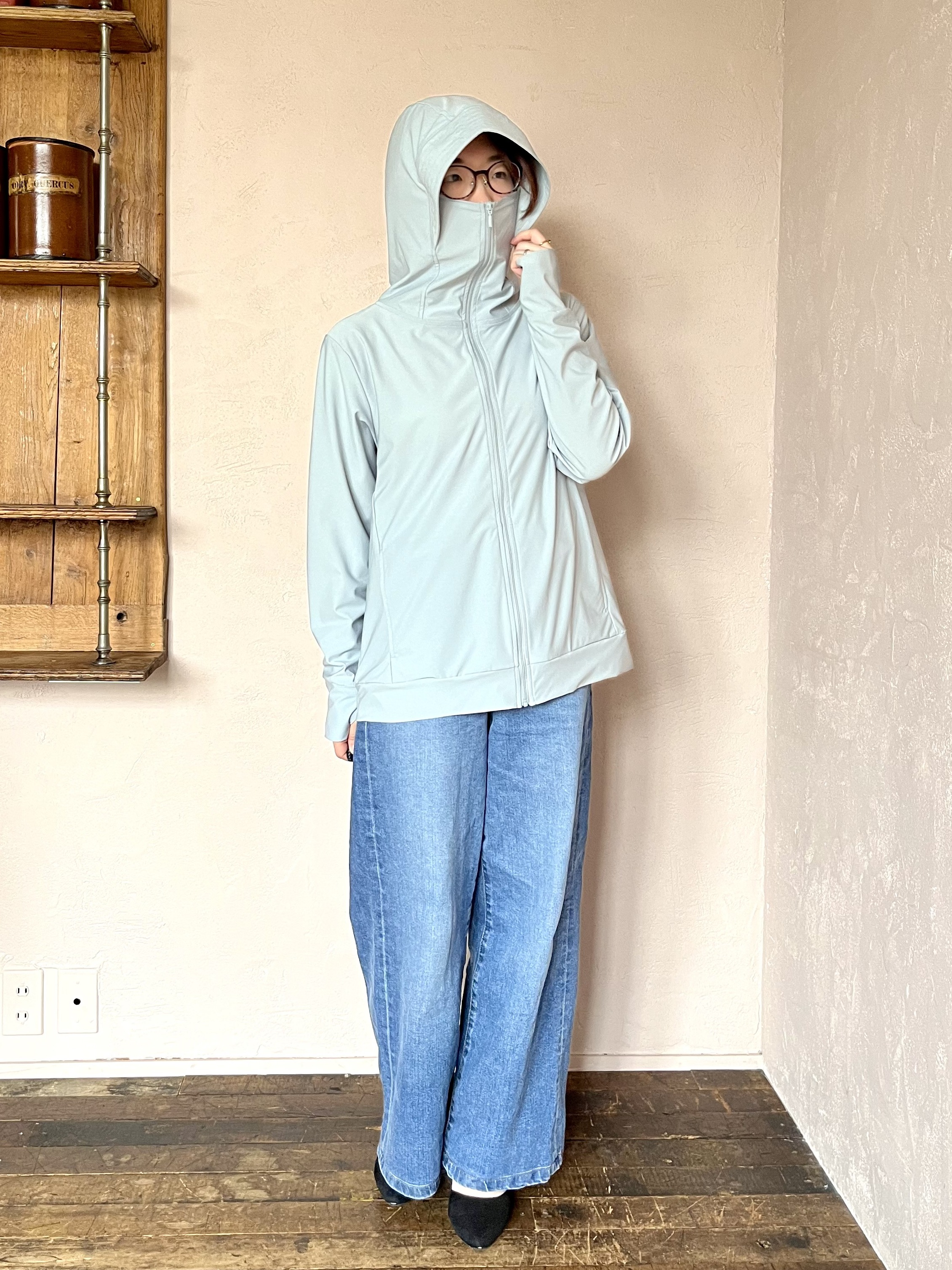saoriさんの「【遮熱／UV／冷感／速乾】本気のUV対策多機能パーカー」を使ったコーディネート
