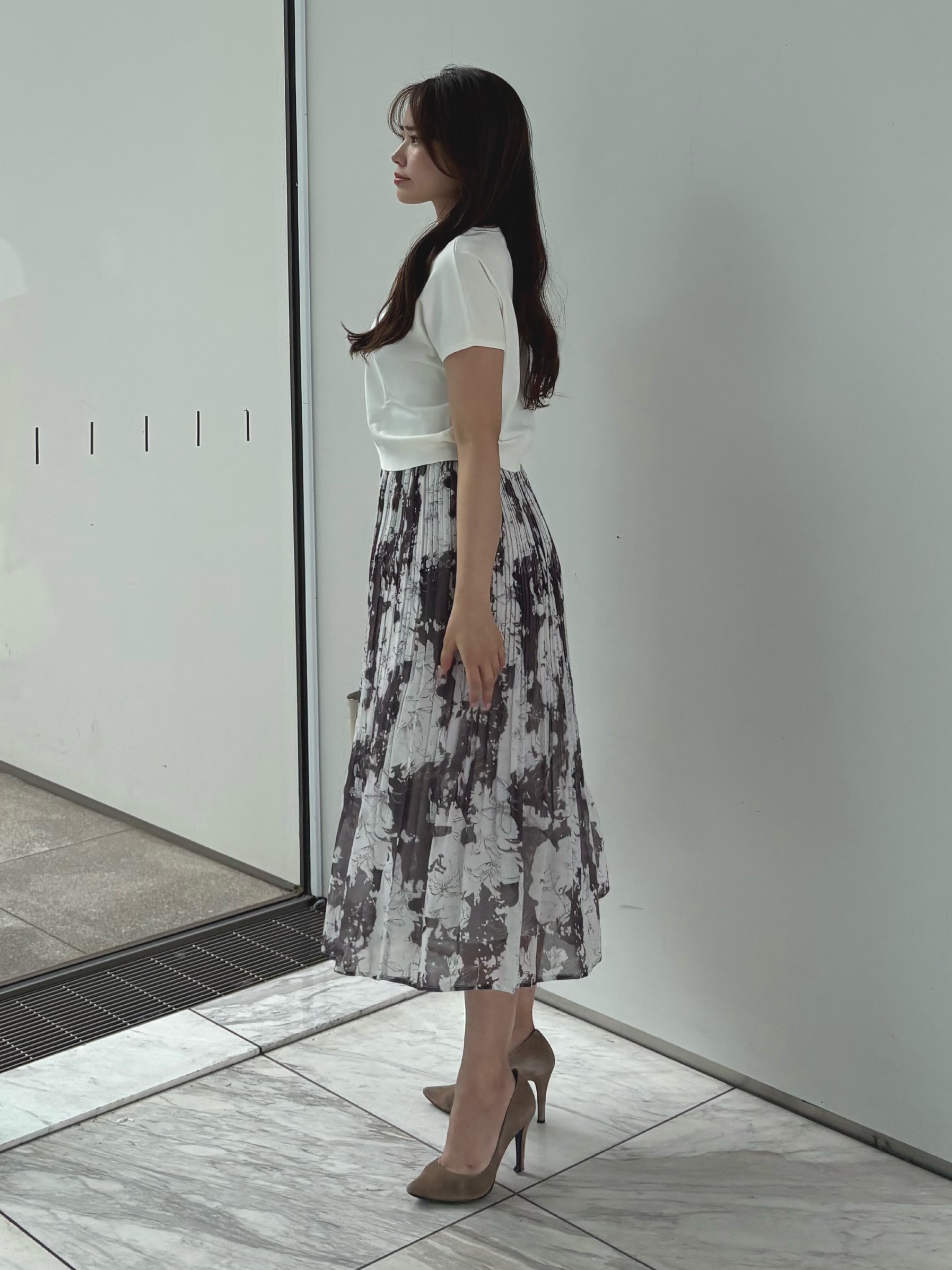 MISAKIさんの「COUP DE CHANCE｜◆【手洗い可】ニット&花柄プリントスカート」を使ったコーディネート