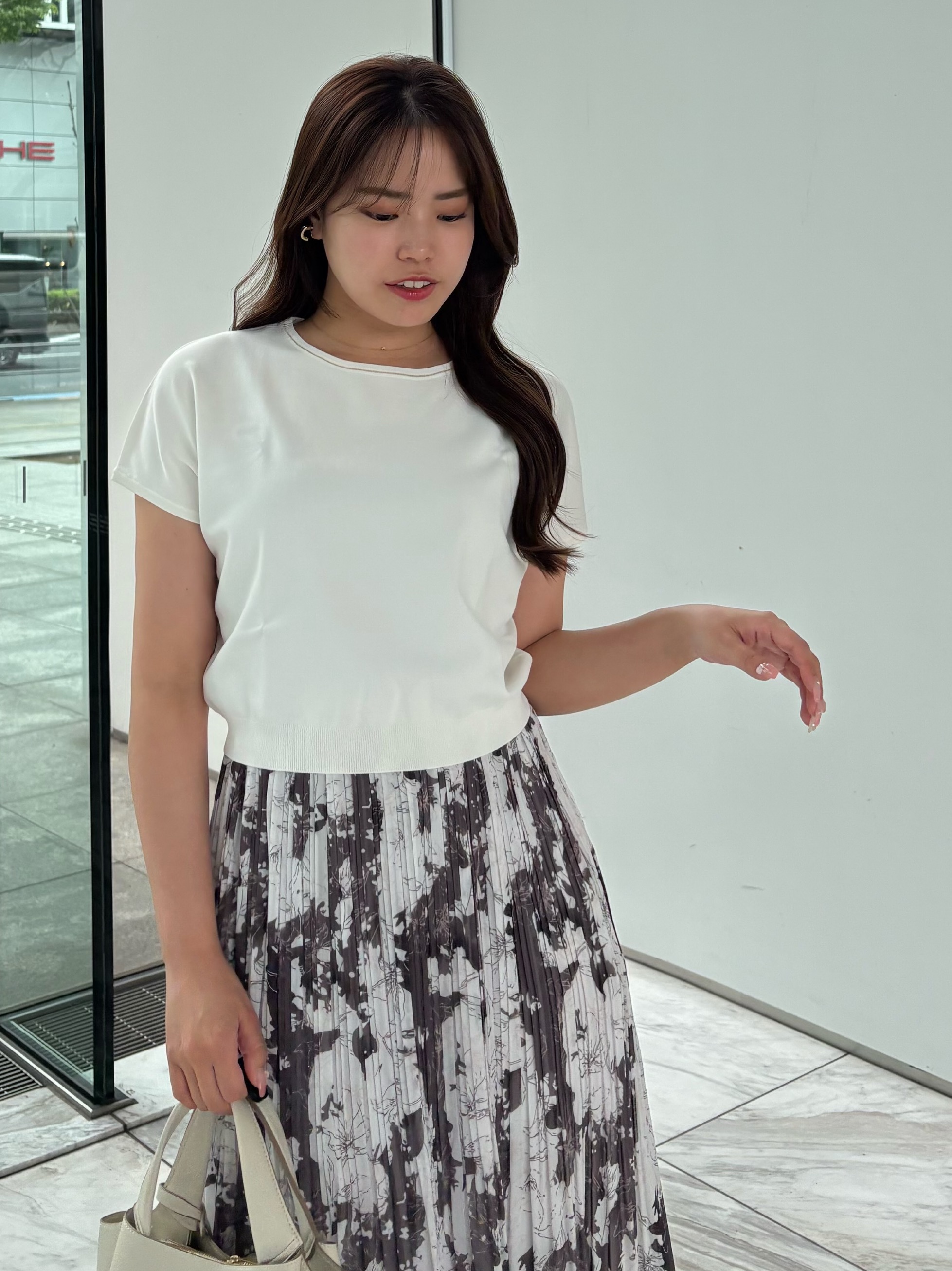 MISAKIさんの「COUP DE CHANCE｜◆【手洗い可】ニット&花柄プリントスカート」を使ったコーディネート