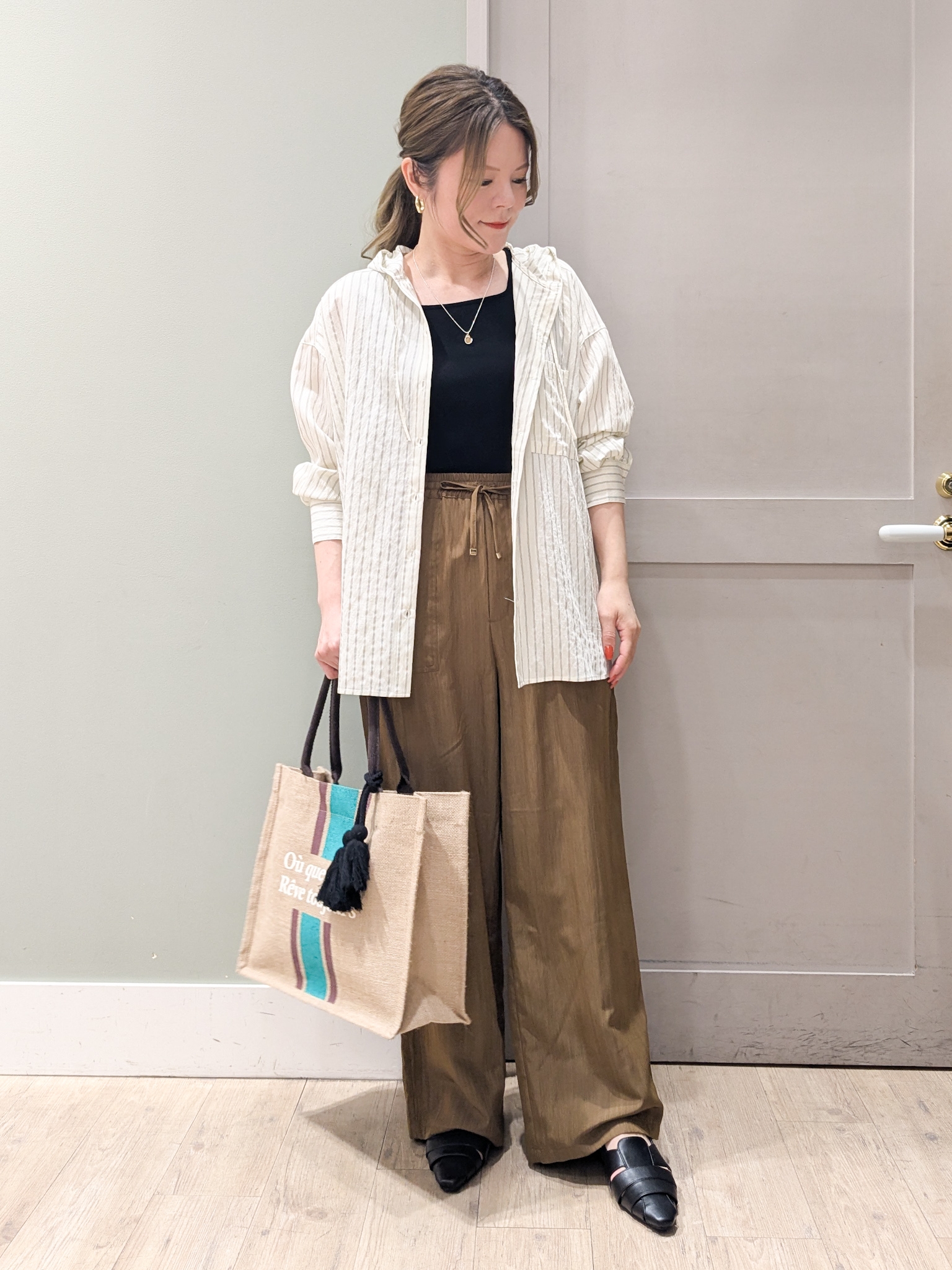 kuwawaさんの「grove｜【洗える】大人のストライプ フーディシャツ」を使ったコーディネート